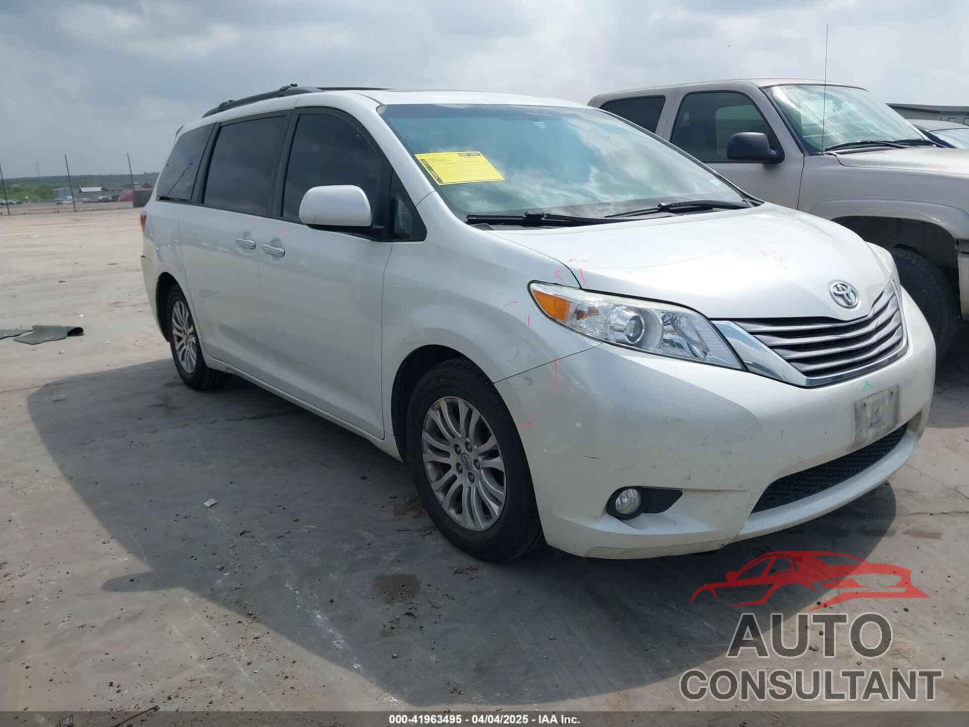 TOYOTA SIENNA 2015 - 5TDYK3DC9FS686953