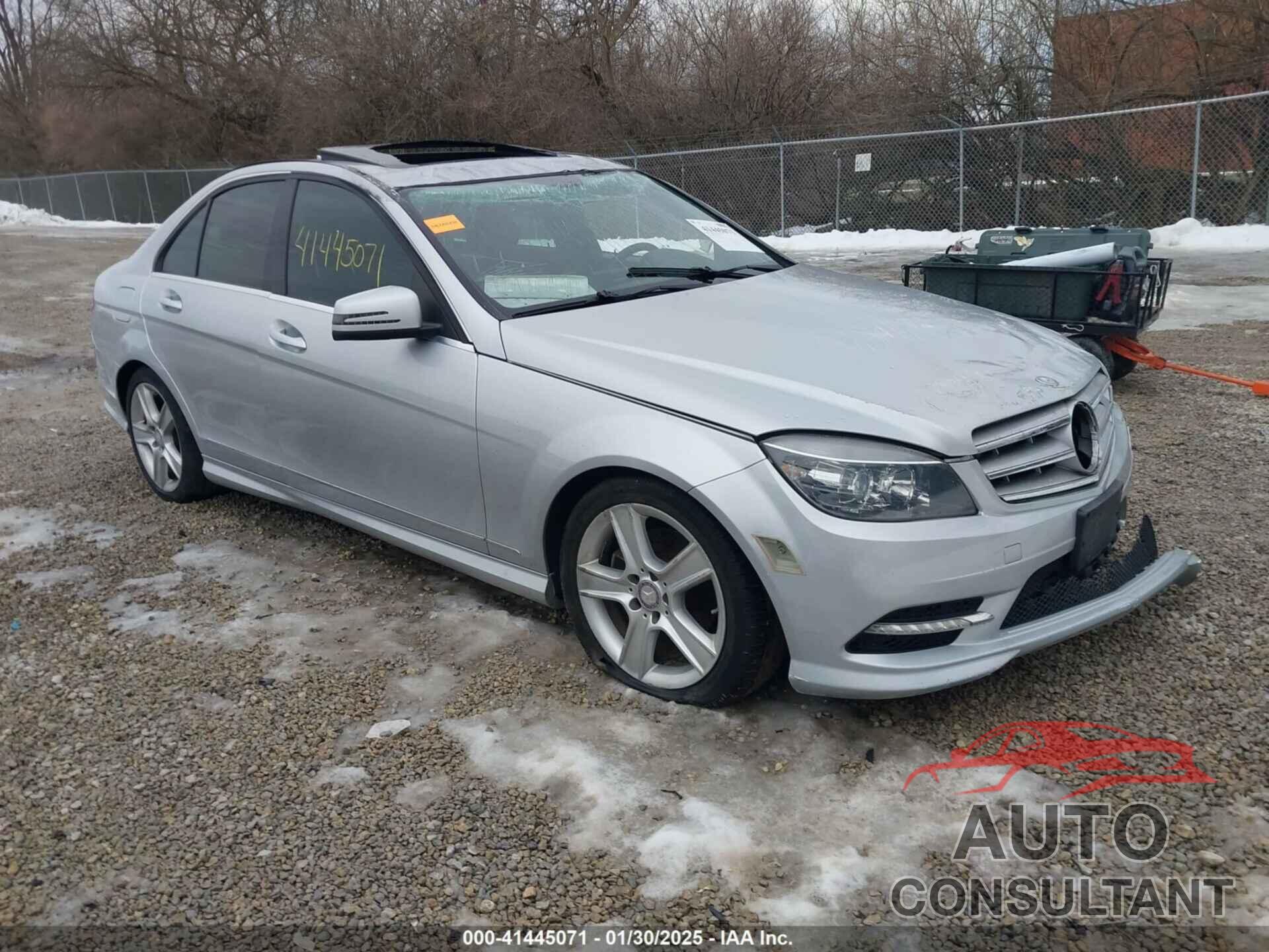 MERCEDES-BENZ C 300 2011 - WDDGF8BB8BR160965