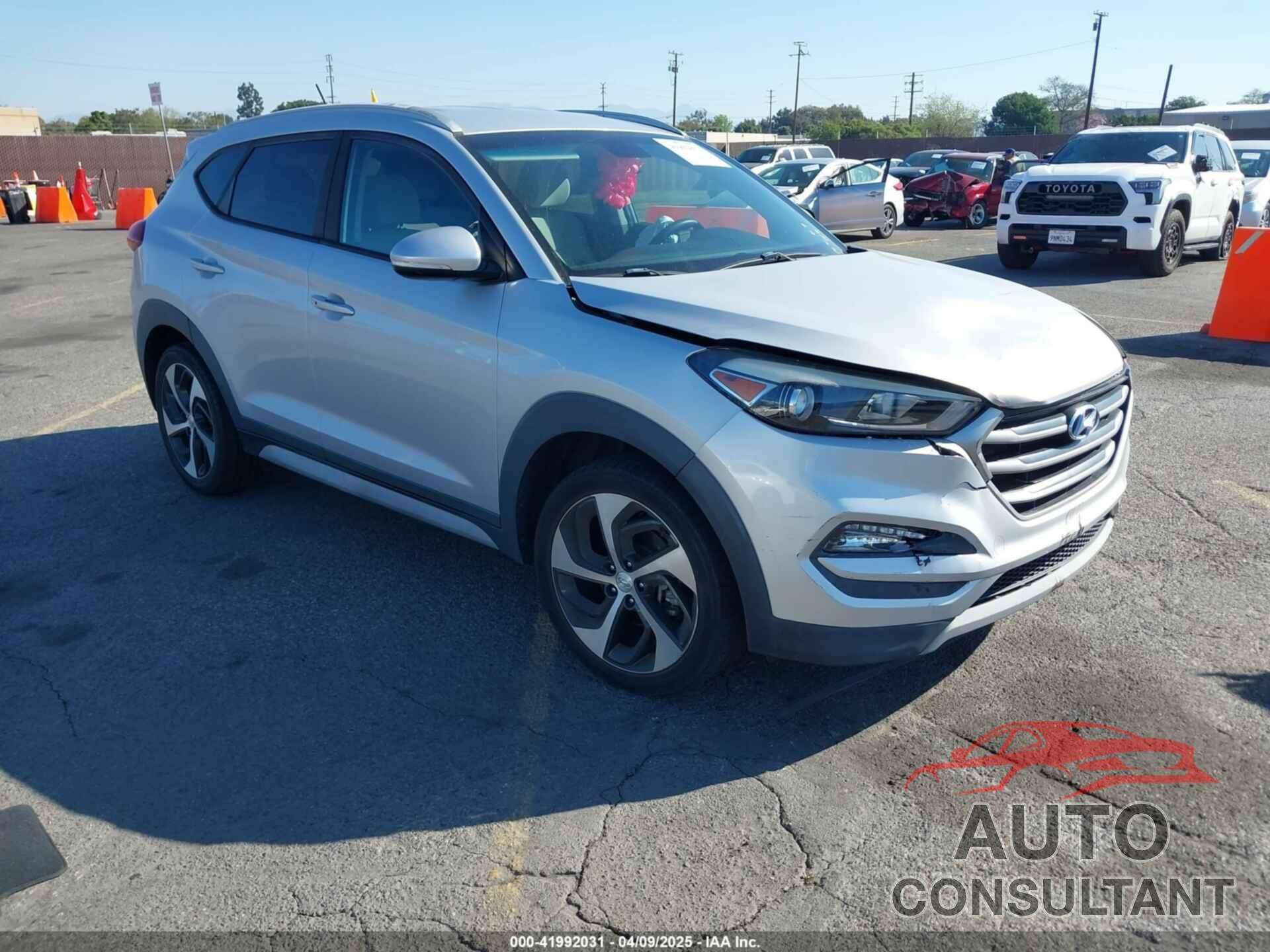 HYUNDAI TUCSON 2017 - KM8J33A28HU486604