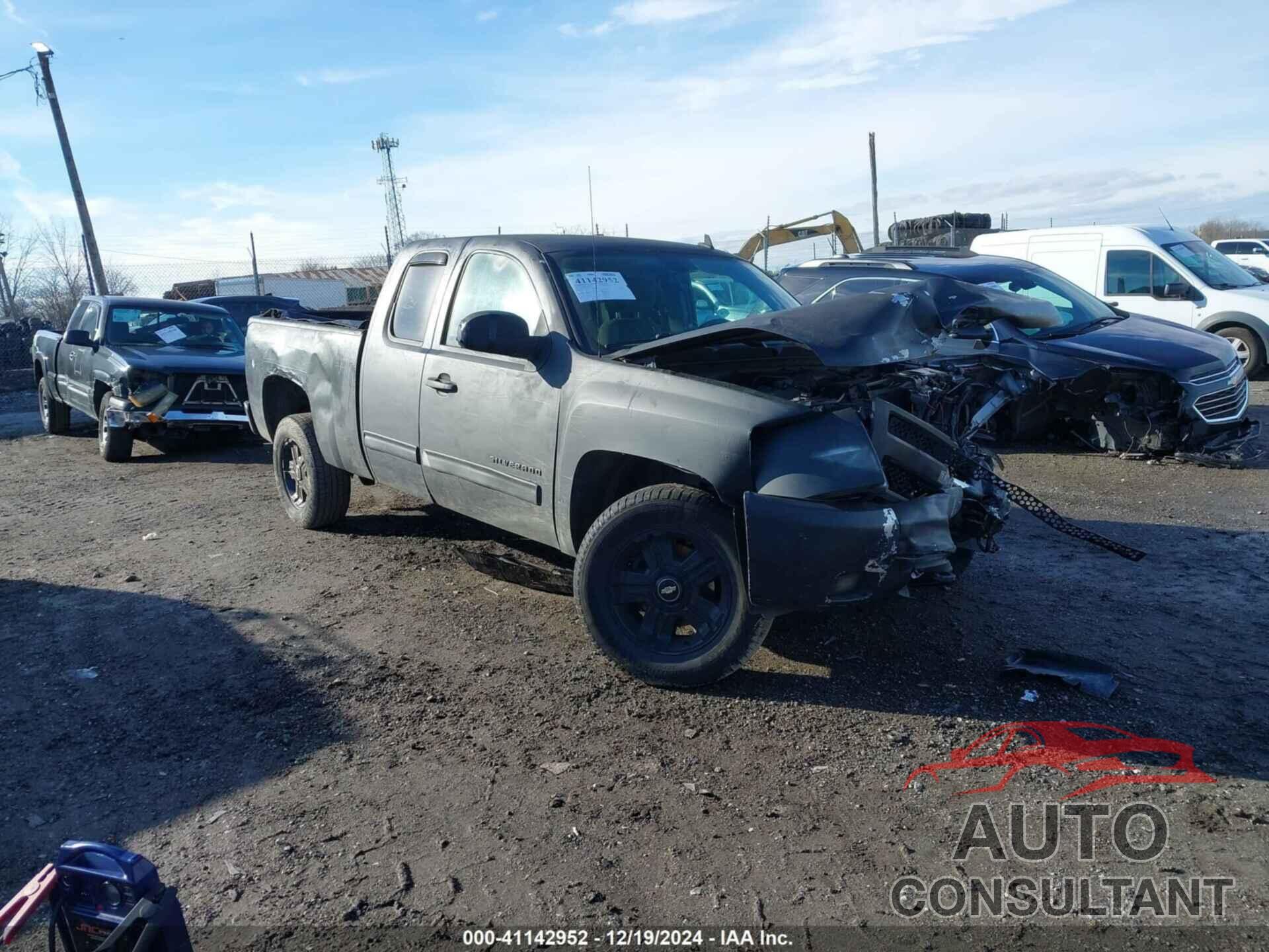 CHEVROLET SILVERADO 1500 2011 - 1GCRKSE37BZ153005