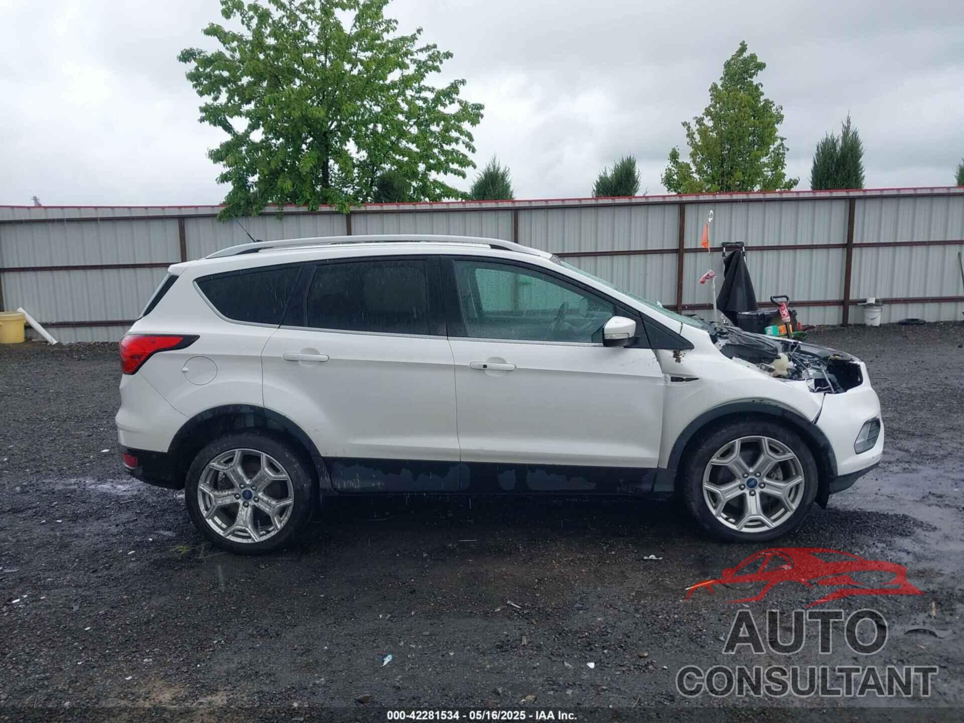FORD ESCAPE 2019 - 1FMCU9J97KUA06551