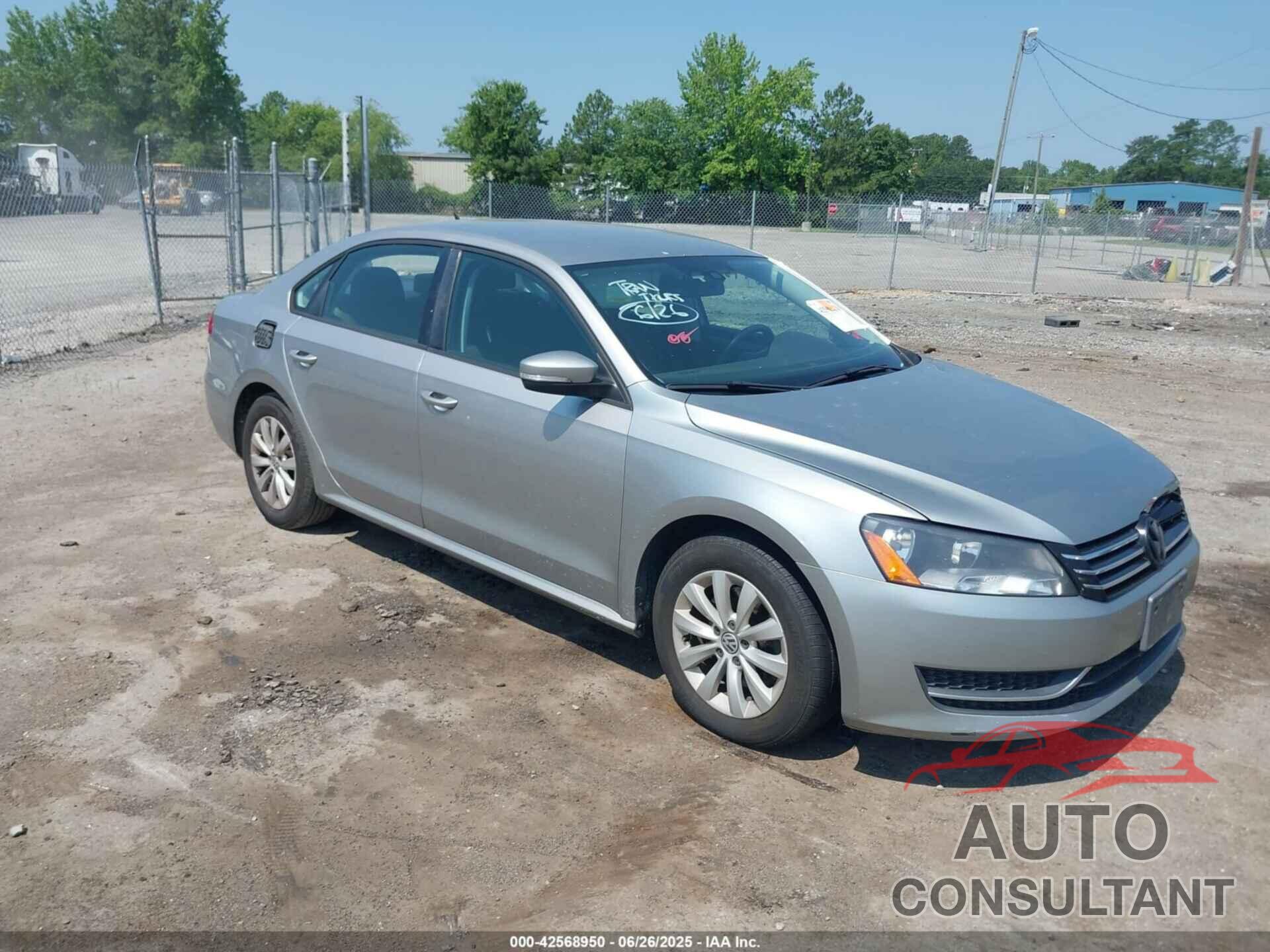 VOLKSWAGEN PASSAT 2013 - 1VWAP7A33DC075407
