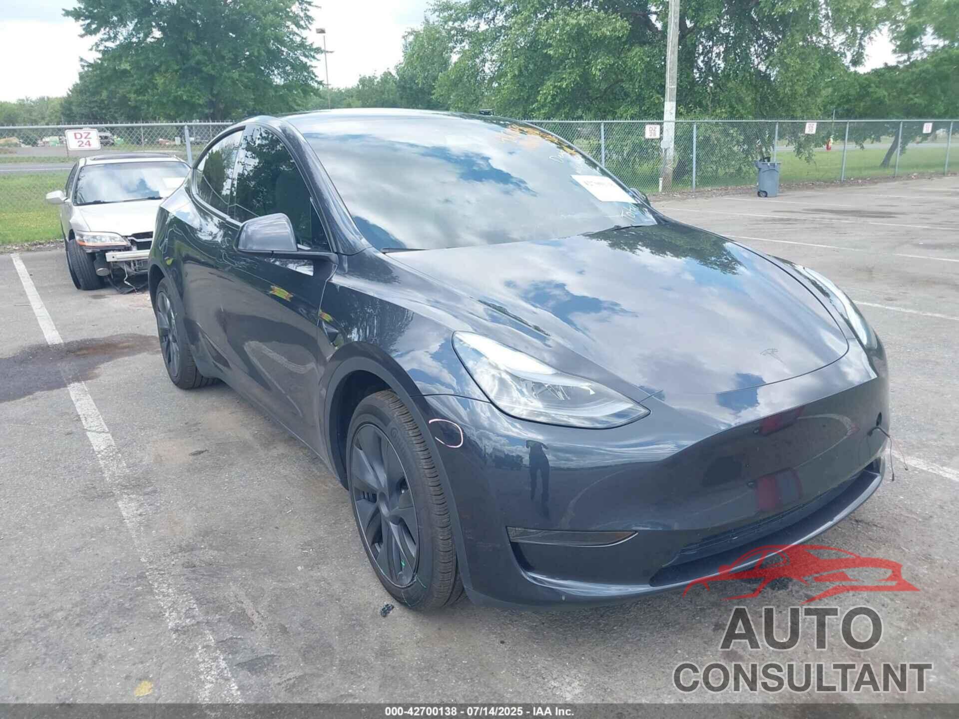 TESLA MODEL Y 2024 - 7SAYGDED9RF213760