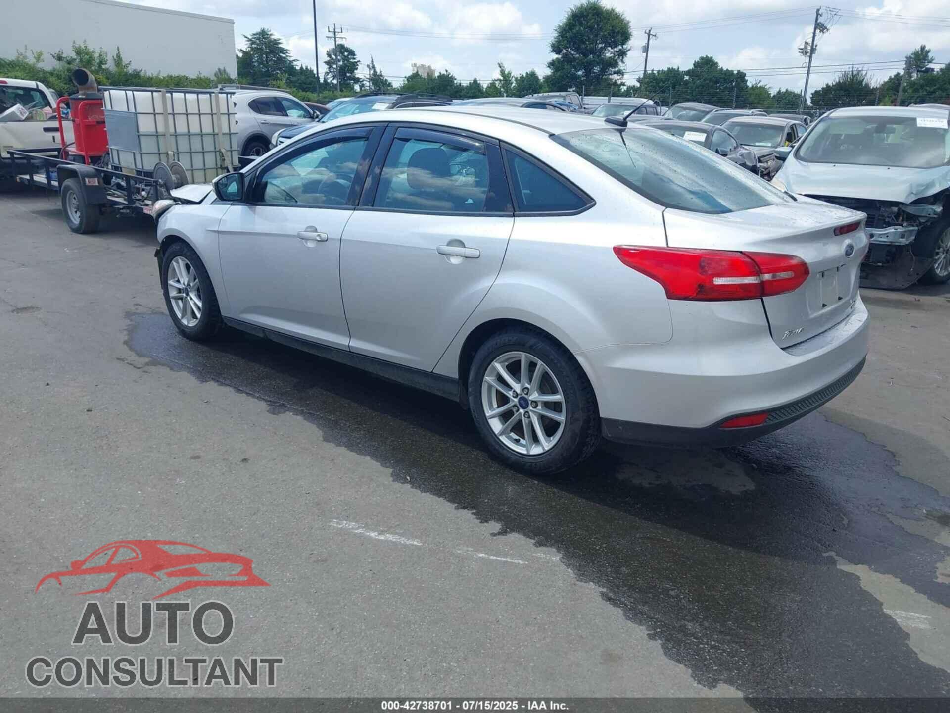 FORD FOCUS 2015 - 1FADP3F24FL304209
