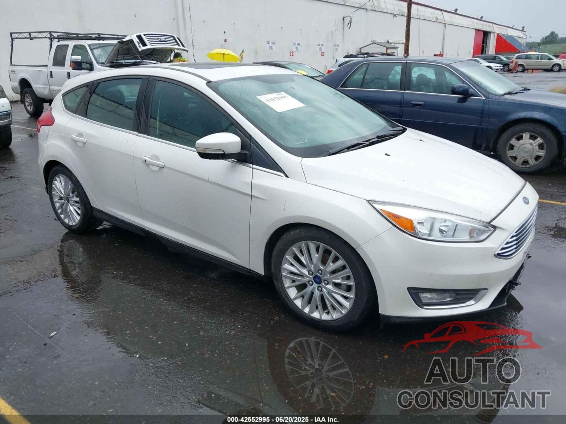 FORD FOCUS 2015 - 1FADP3N28FL262273