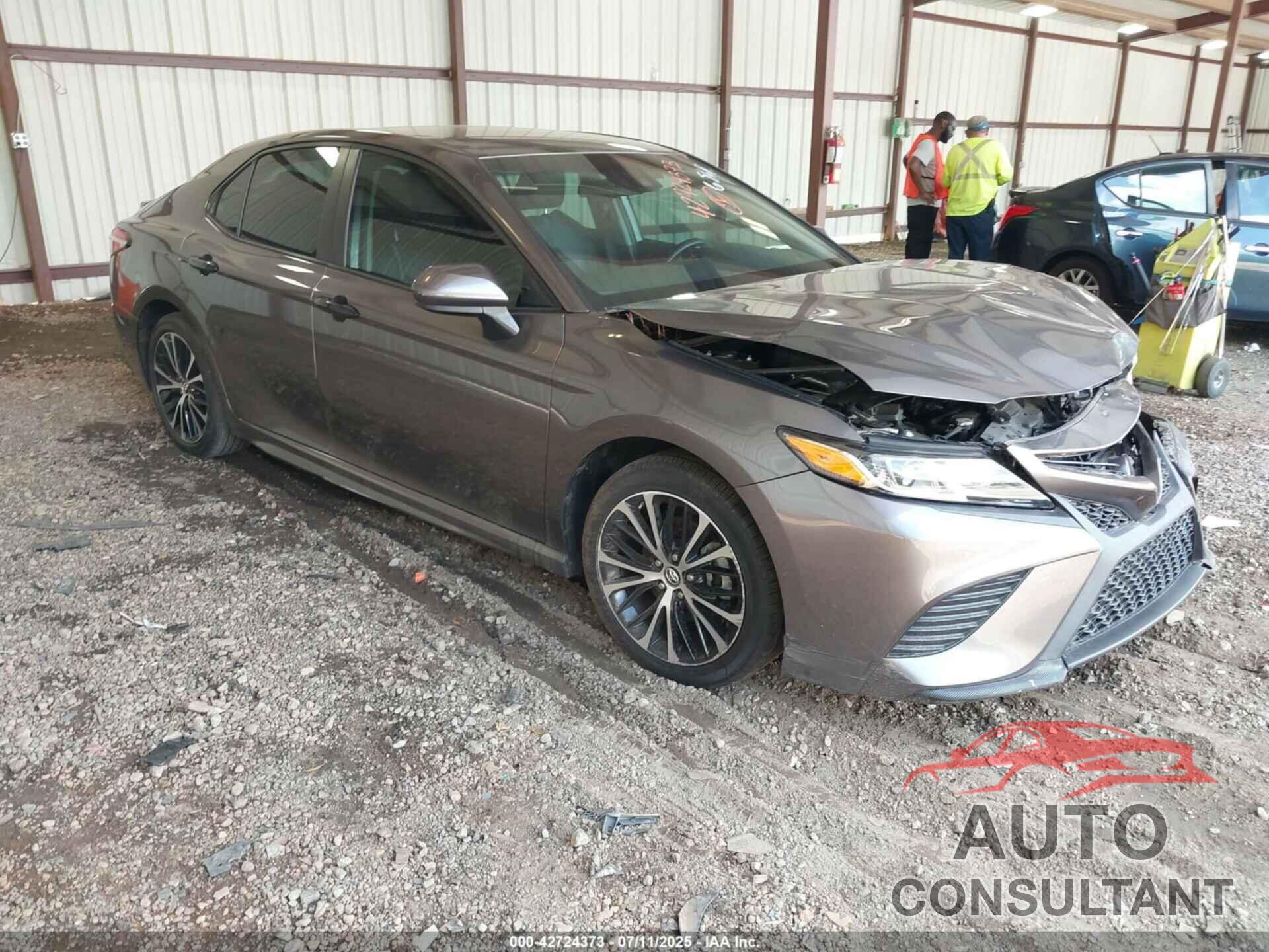 TOYOTA CAMRY 2018 - 4T1B11HK1JU586568