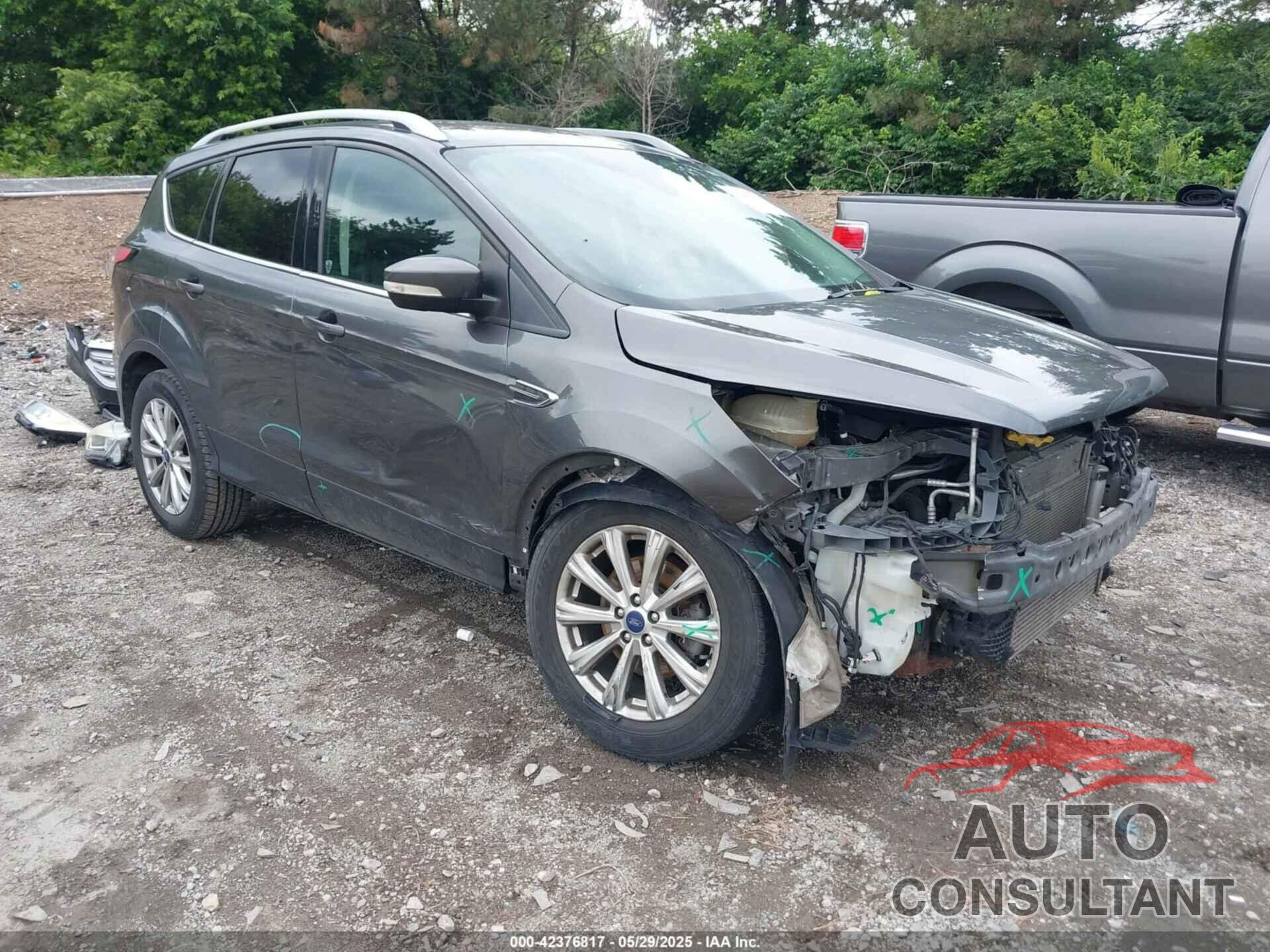 FORD ESCAPE 2017 - 1FMCU0J91HUF10355