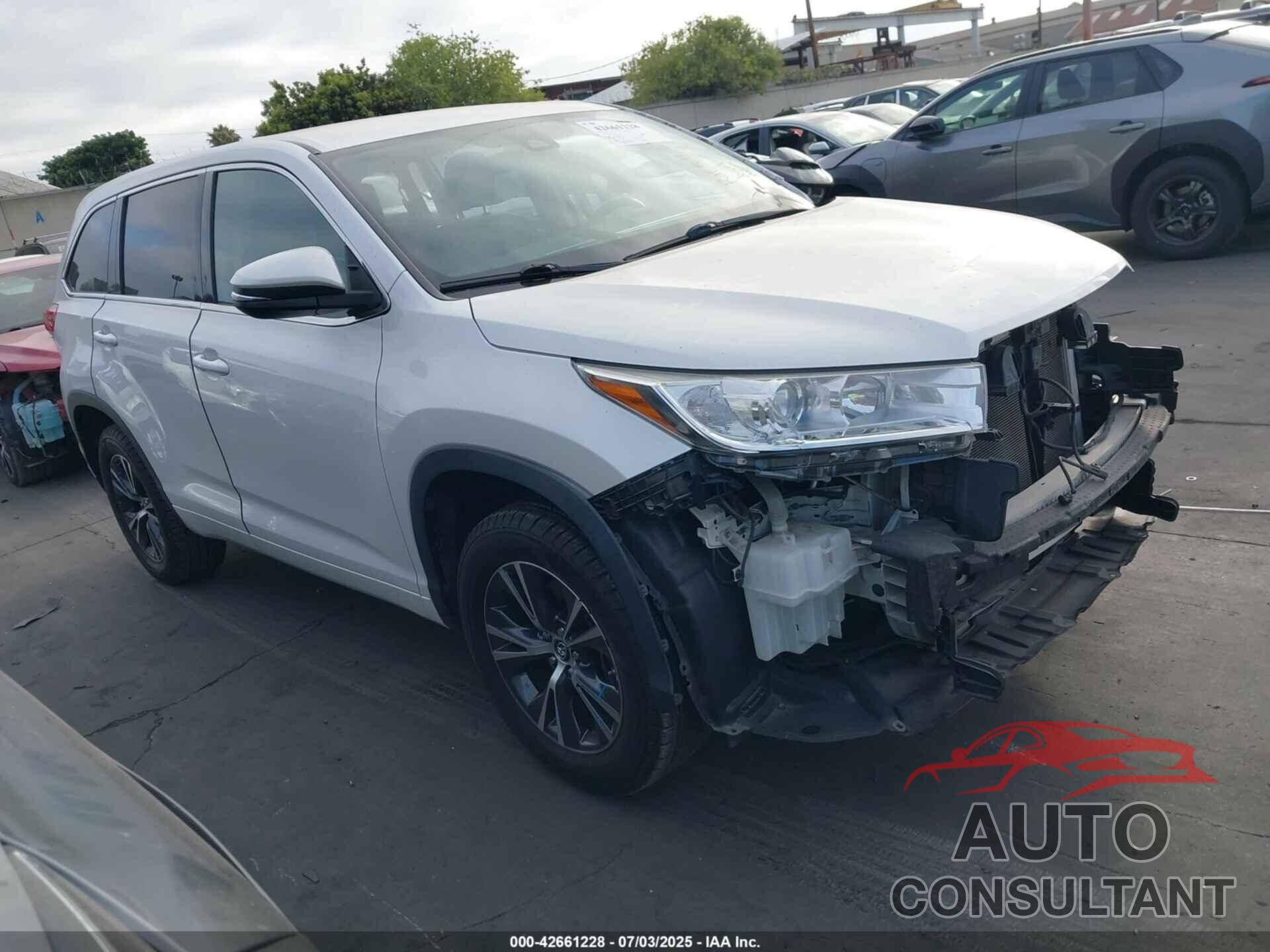TOYOTA HIGHLANDER 2018 - 5TDZARFH6JS034951