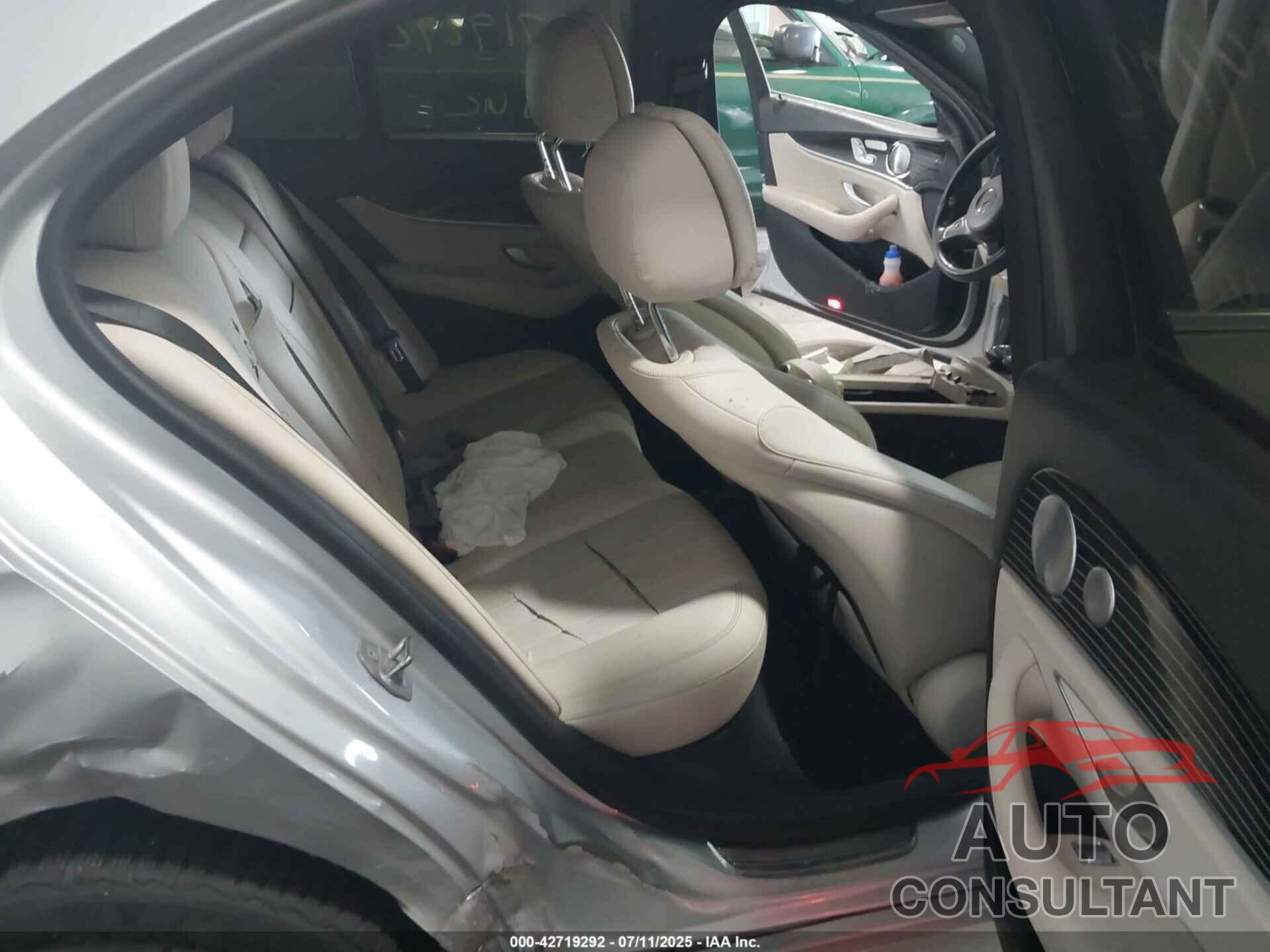 MERCEDES-BENZ E 300 2017 - WDDZF4KB1HA081629