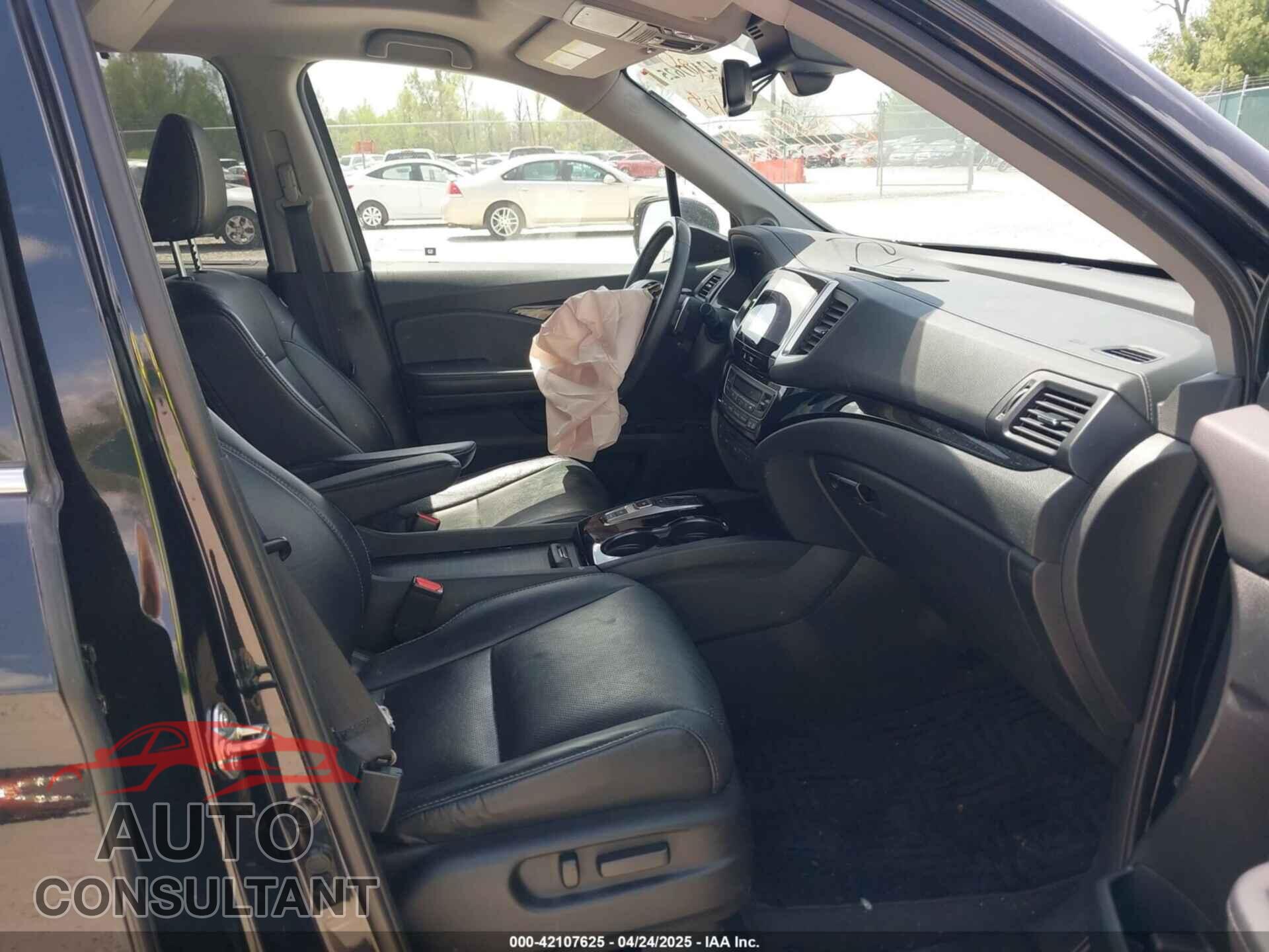 HONDA PILOT 2017 - 5FNYF6H08HB021930