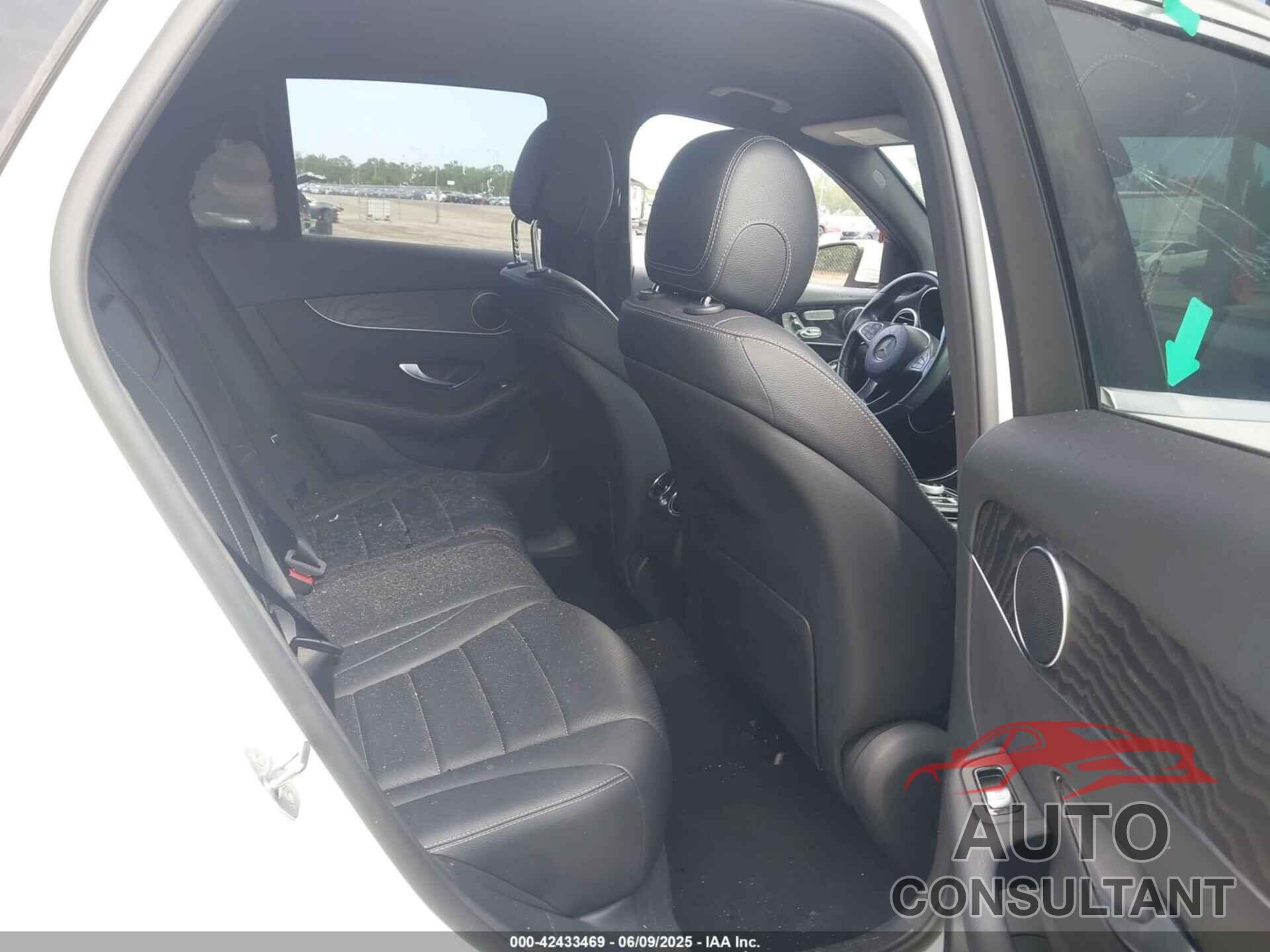 MERCEDES-BENZ GLC 300 2017 - WDC0G4JB3HV011053