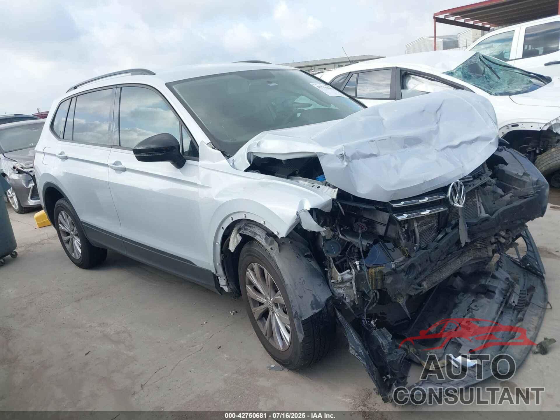 VOLKSWAGEN TIGUAN 2018 - 3VV1B7AX2JM073616