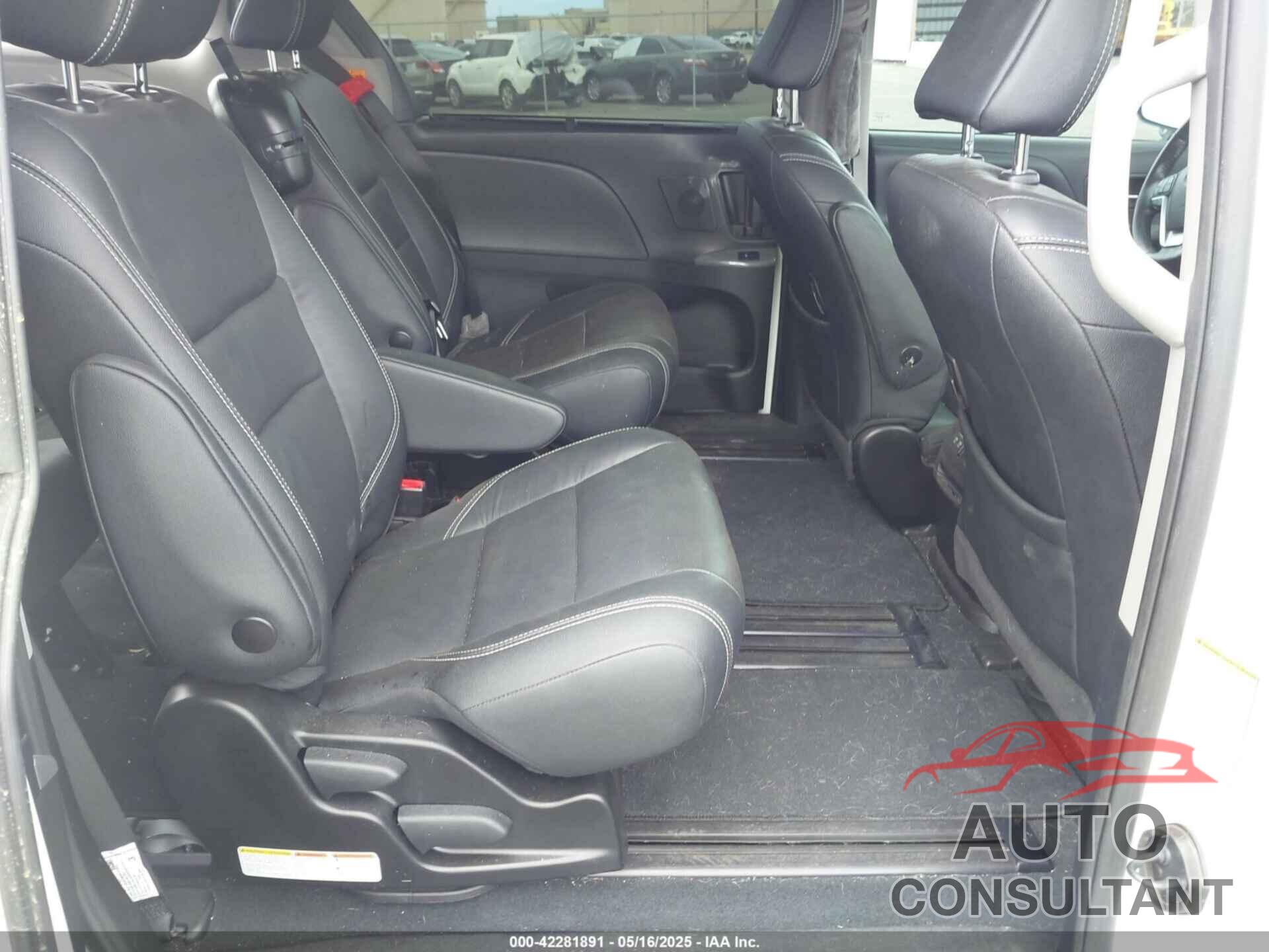 TOYOTA SIENNA 2019 - 5TDXZ3DC0KS990321