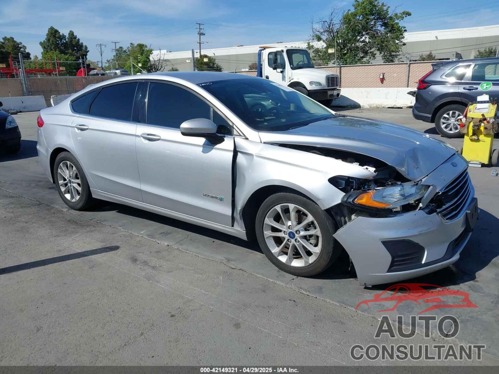 FORD FUSION HYBRID 2019 - 3FA6P0LU7KR137840