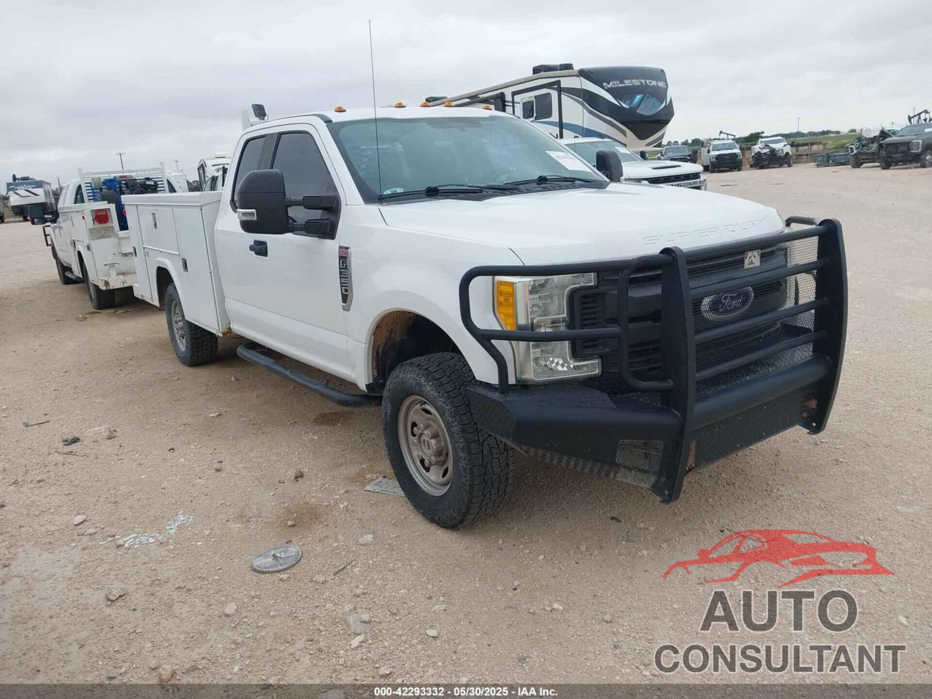 FORD F-350 CHASSIS 2017 - 1FD7X3F68HEB54361