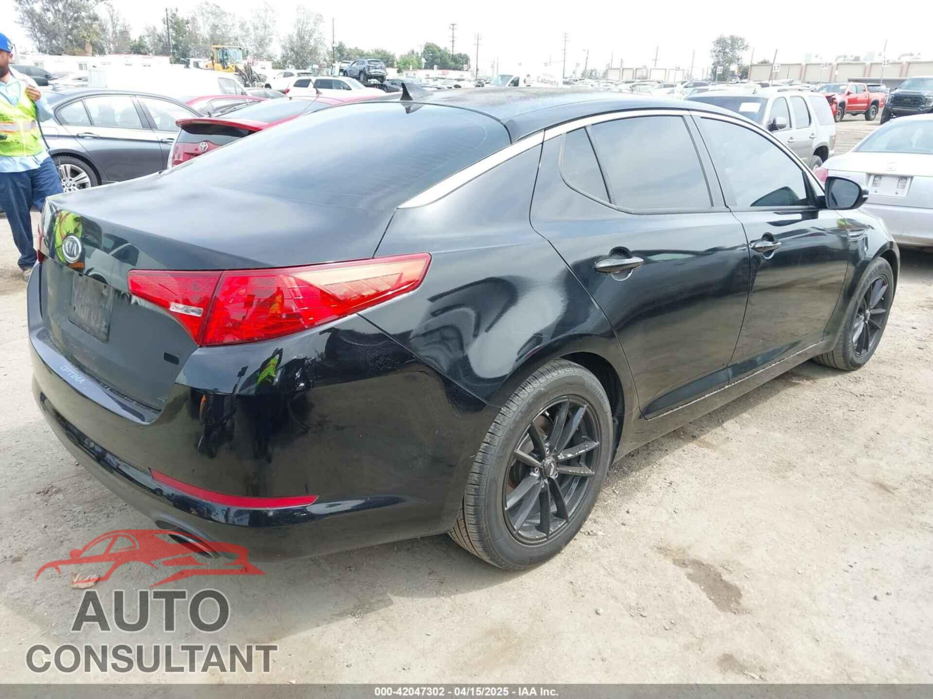 KIA OPTIMA 2011 - KNAGM4A78B5117530