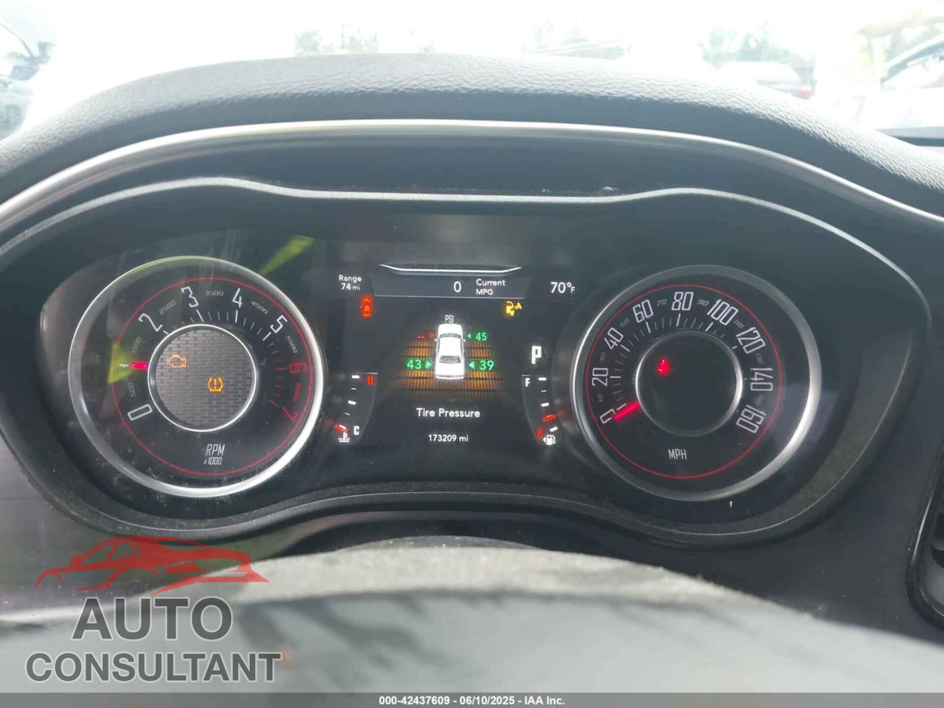 DODGE CHALLENGER 2015 - 2C3CDZAT2FH767808