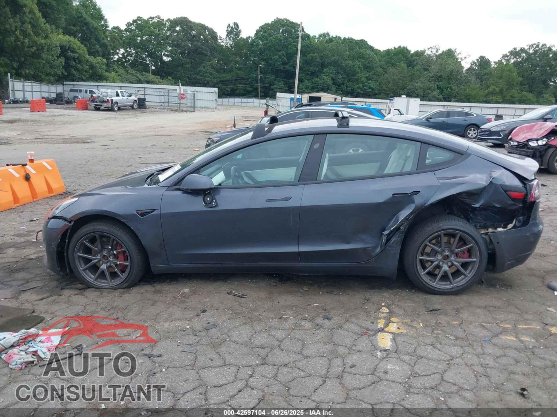TESLA MODEL 3 2018 - 5YJ3E1EB7JF181101