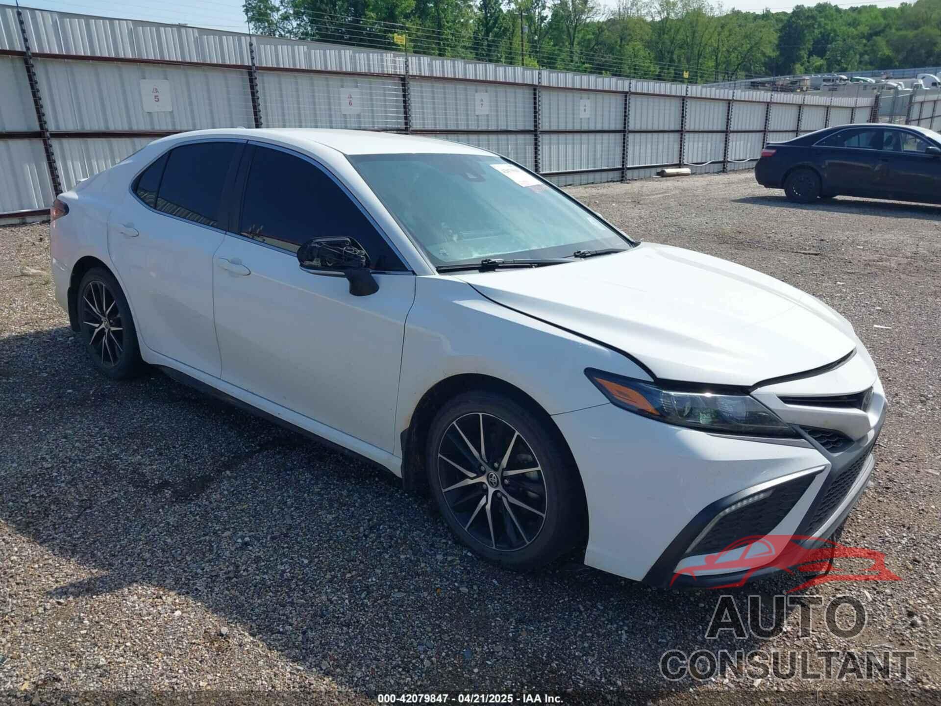 TOYOTA CAMRY 2022 - 4T1G11AK0NU040494