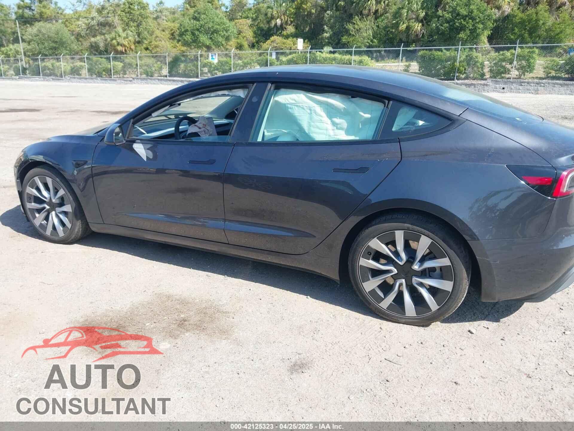 TESLA MODEL 3 2024 - 5YJ3E1EB2RF832663