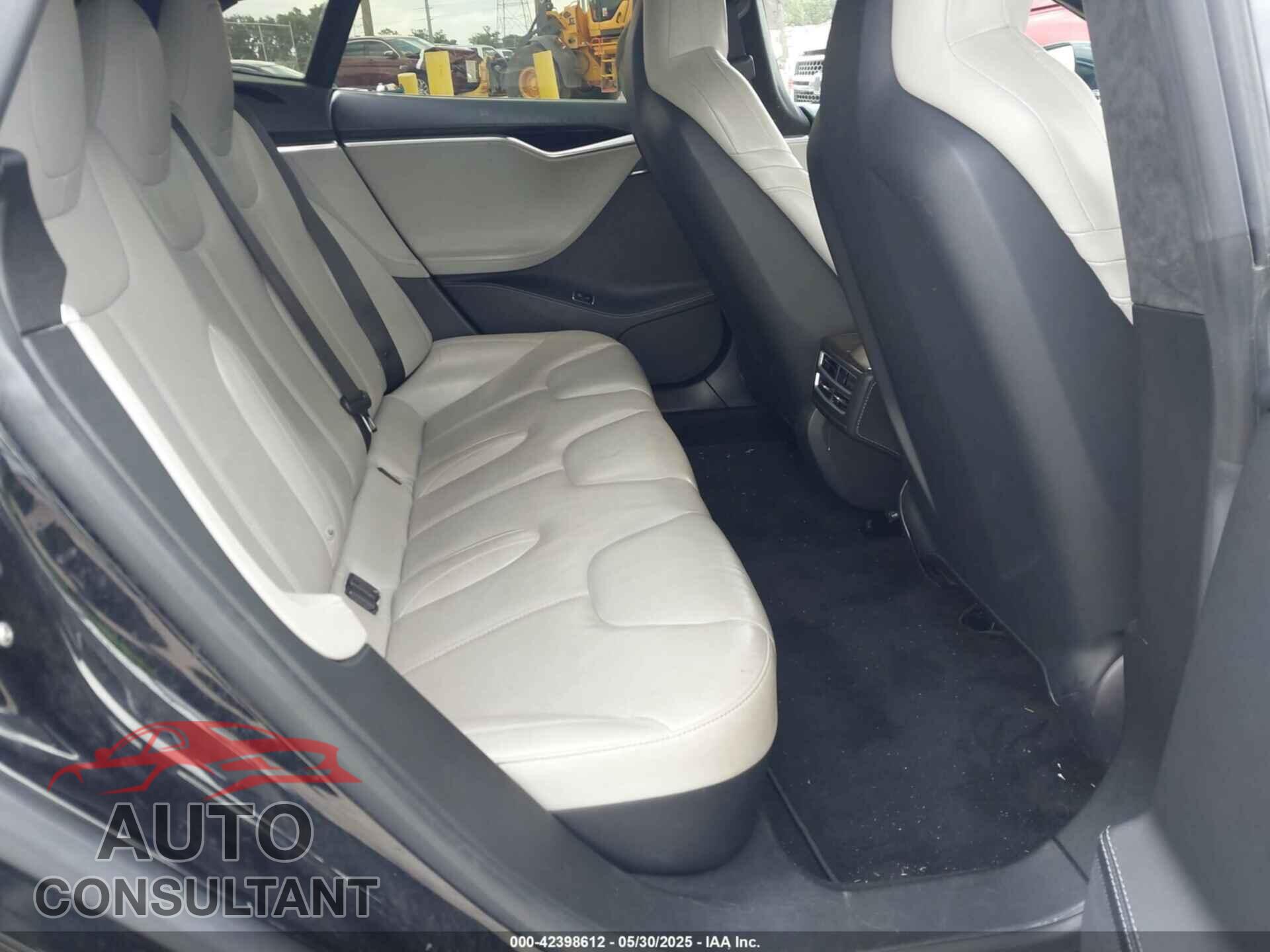 TESLA MODEL S 2015 - 5YJSA1E4XFF111981