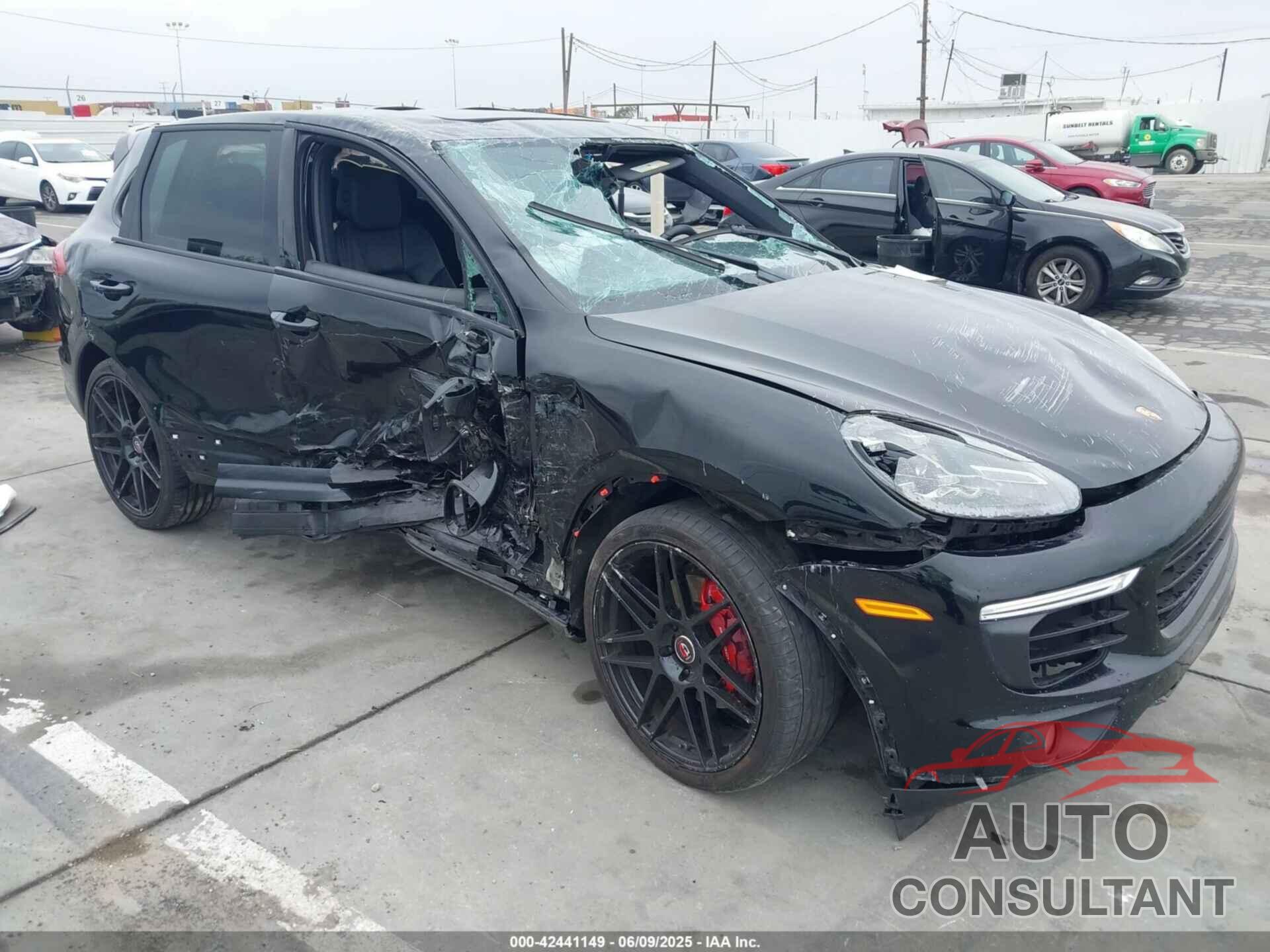 PORSCHE CAYENNE 2016 - WP1AA2A26GLA06051