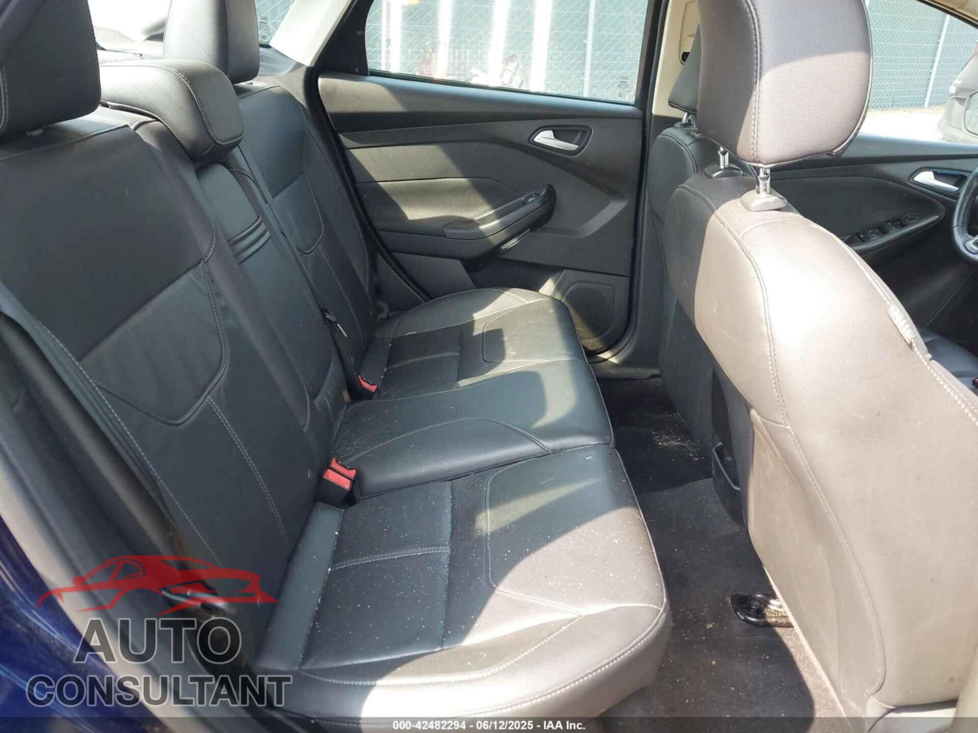 FORD FOCUS 2016 - 1FADP3F25GL237153