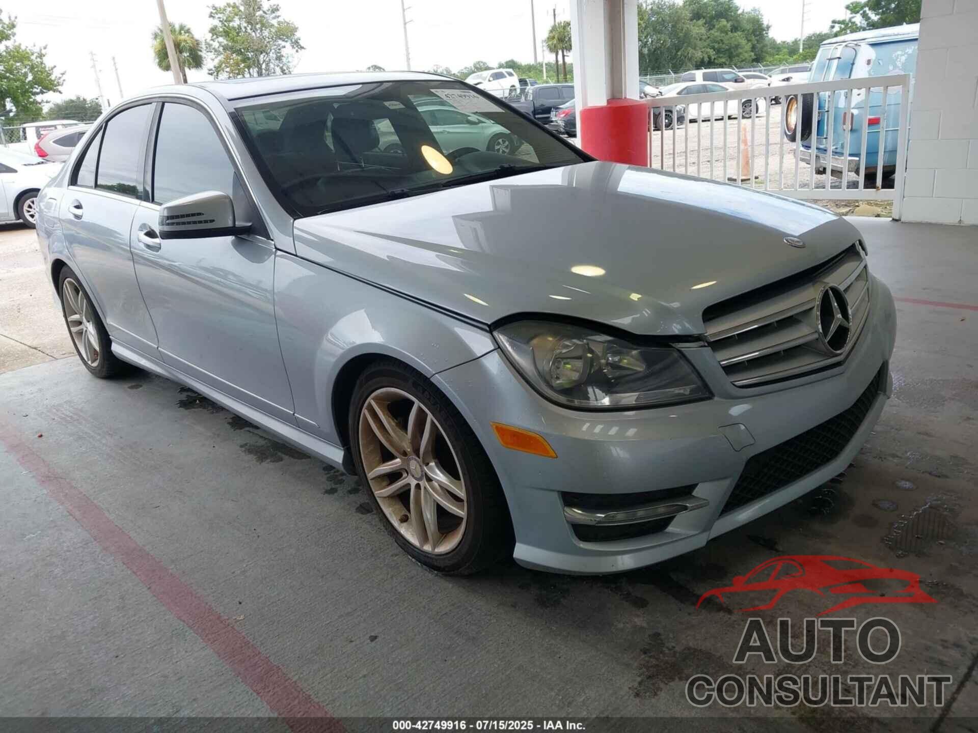 MERCEDES-BENZ C 250 2013 - WDDGF4HB0DR276406