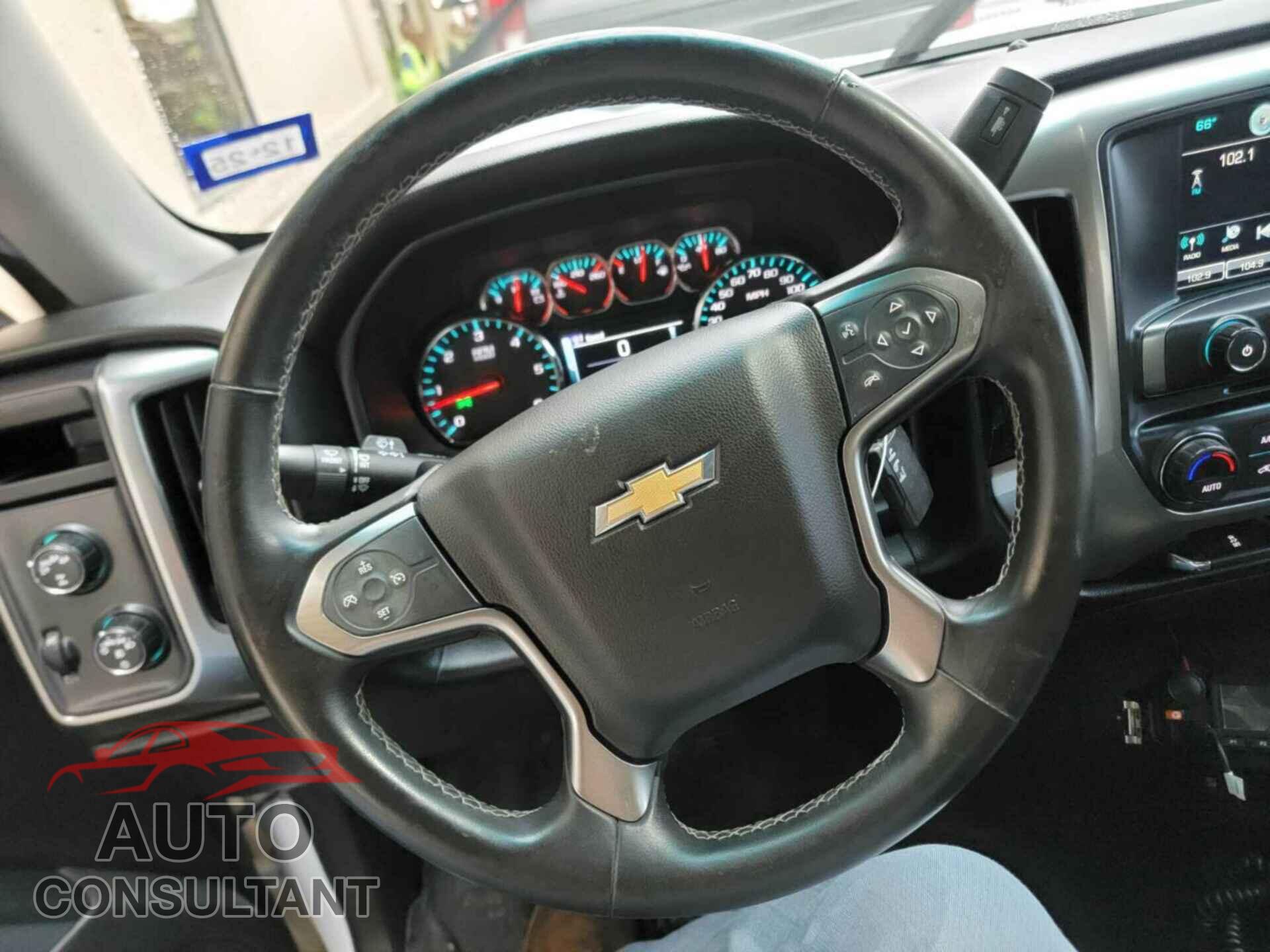 CHEVROLET SILVERADO 2017 - 3GCUKREC8HG324467