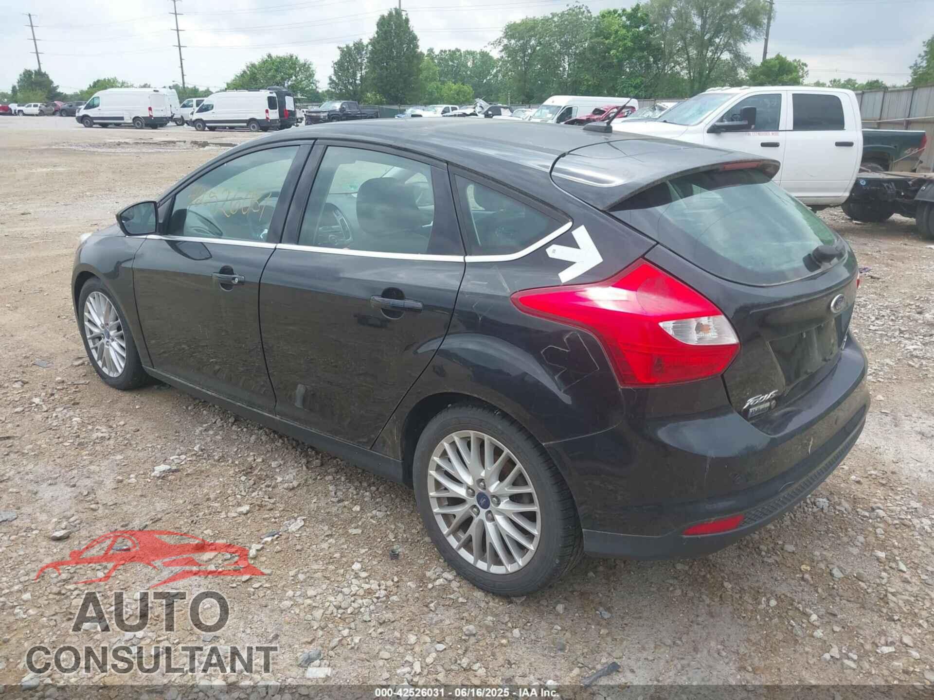 FORD FOCUS 2012 - 1FAHP3M27CL409245