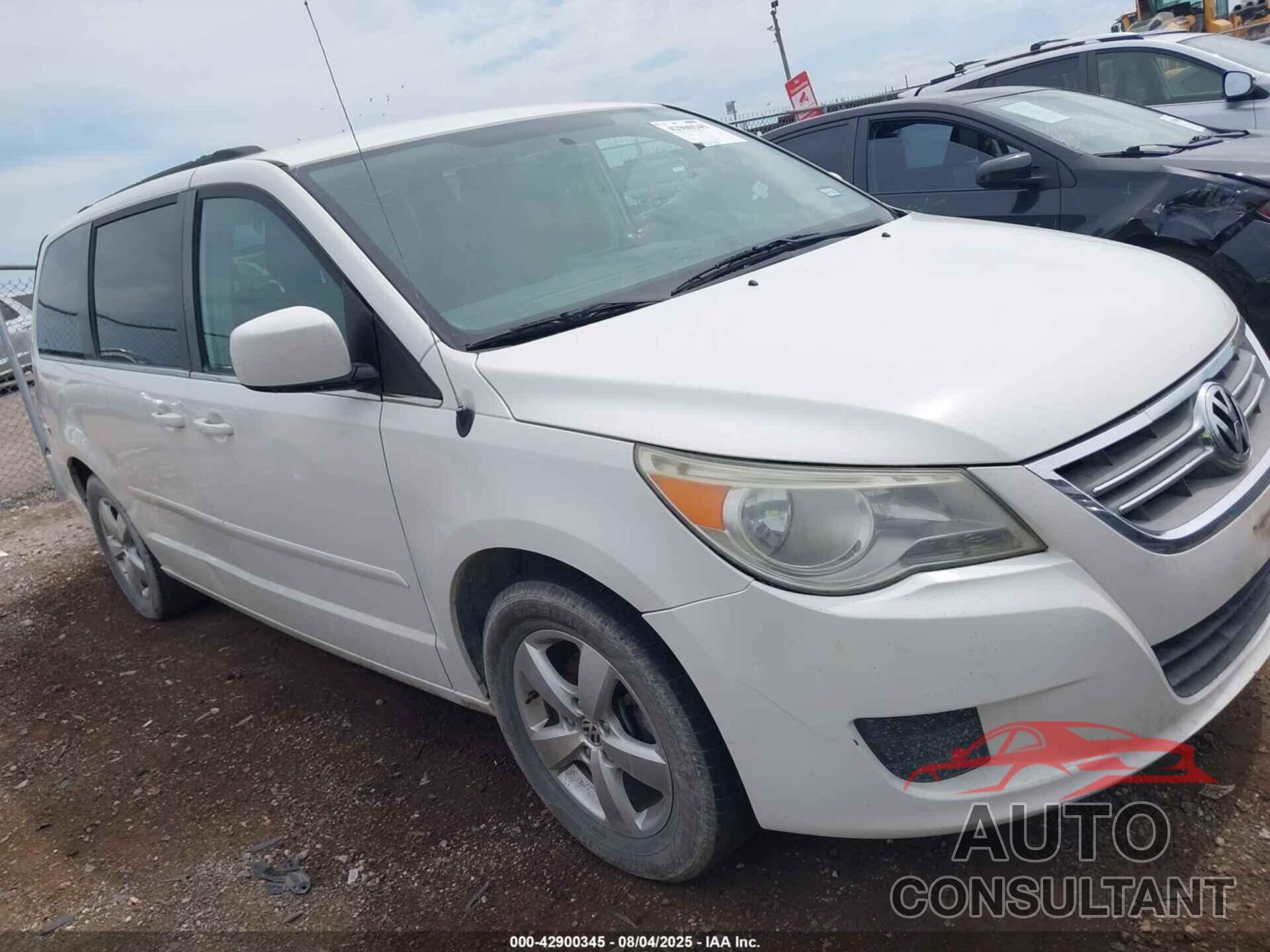 VOLKSWAGEN ROUTAN 2011 - 2V4RW3DG7BR626125