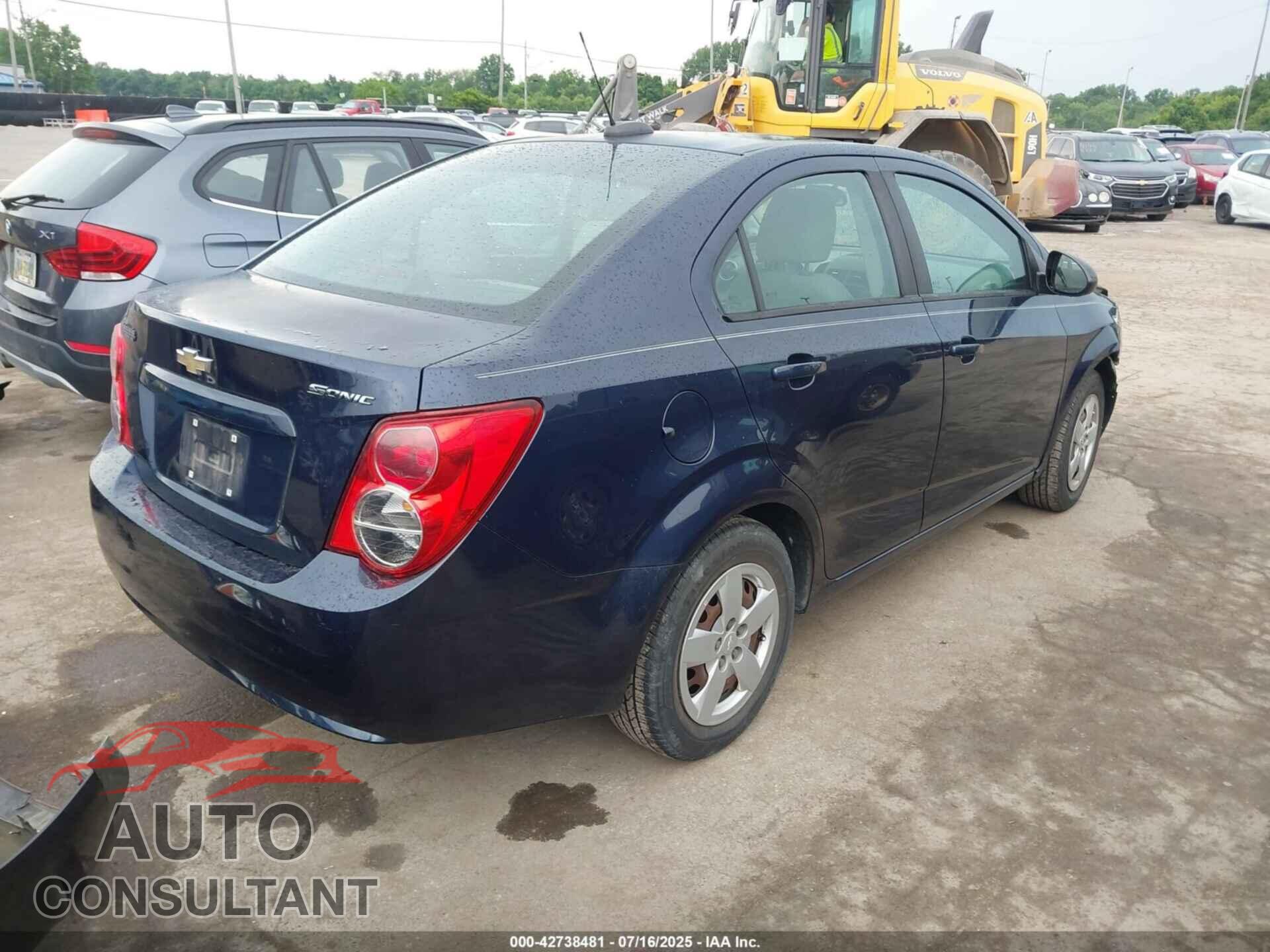 CHEVROLET SONIC 2015 - 1G1JA5SH4F4129855