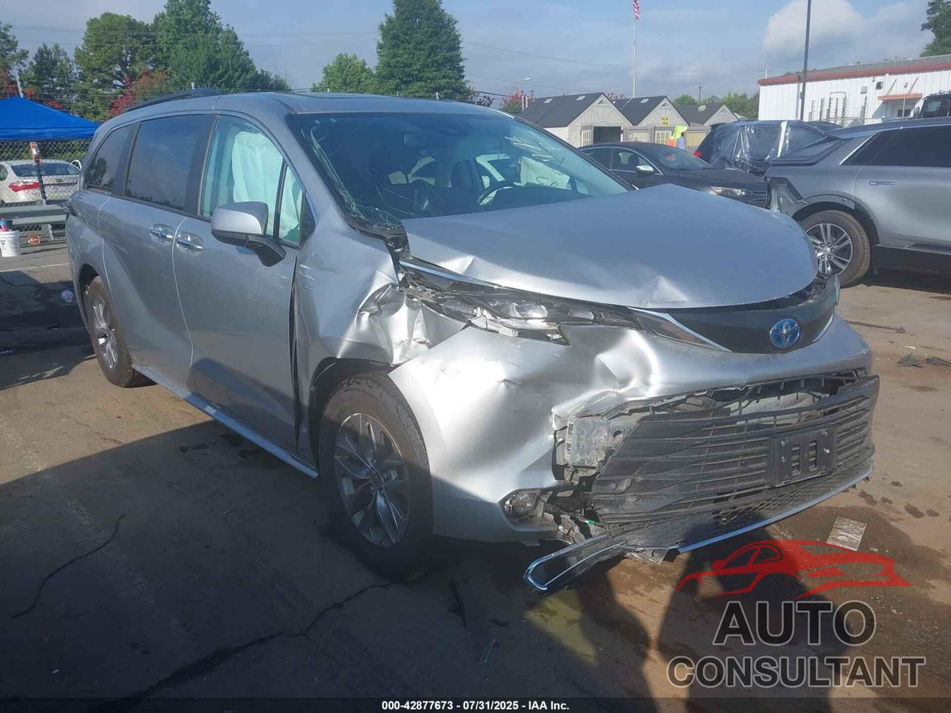 TOYOTA SIENNA 2024 - 5TDYRKEC7RS186640