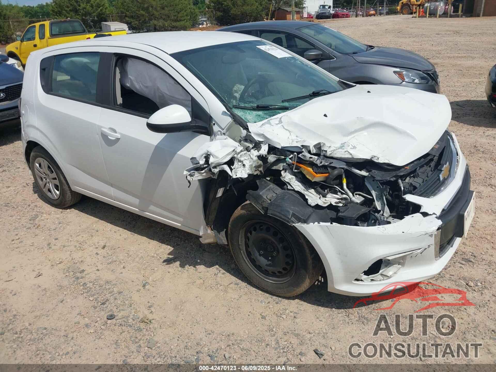 CHEVROLET SONIC 2017 - 1G1JG6SG1H4171365