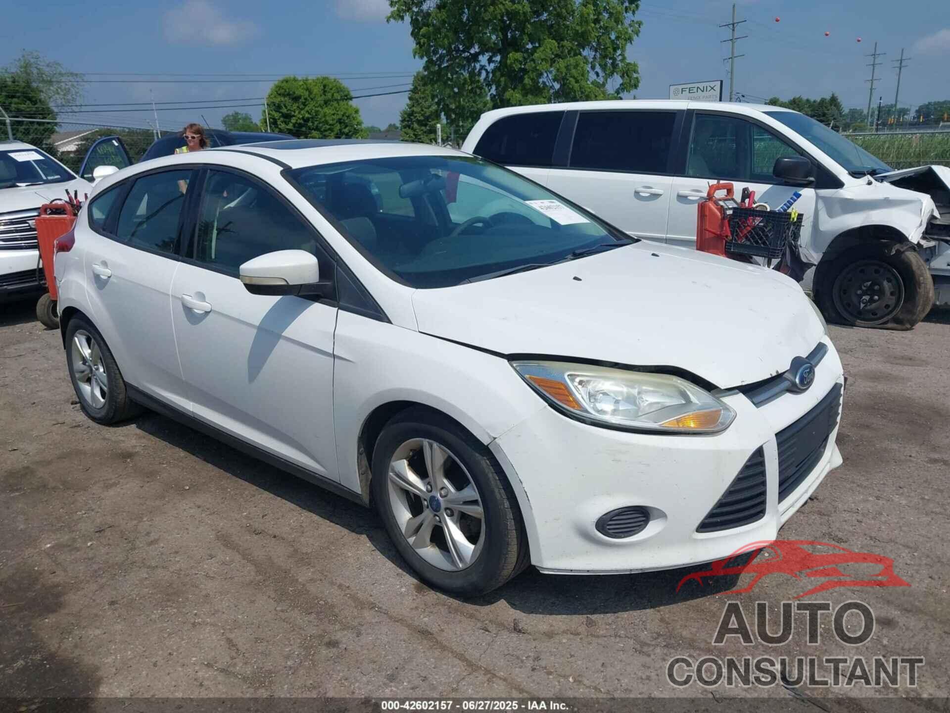 FORD FOCUS 2014 - 1FADP3K25EL258426