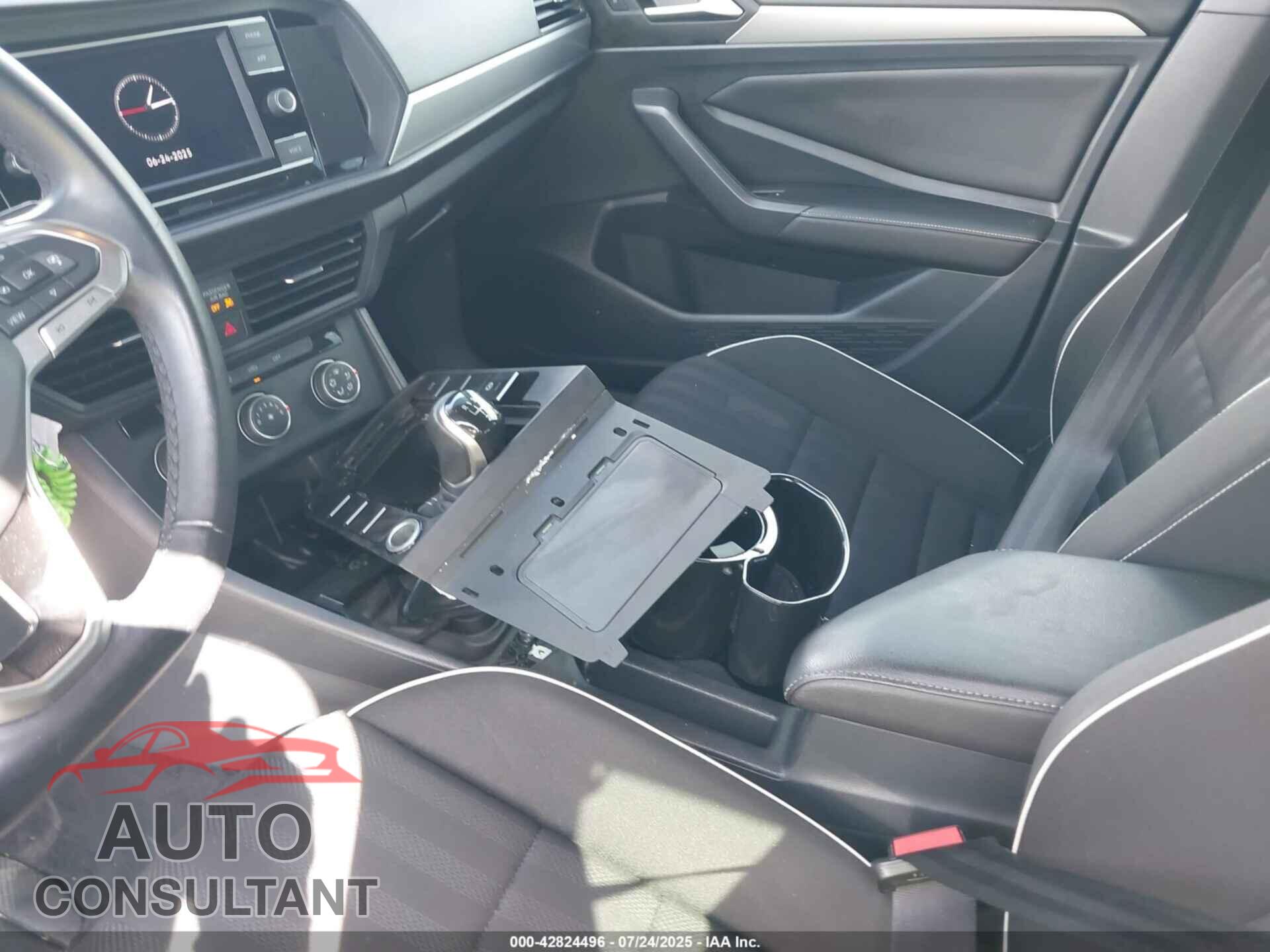 VOLKSWAGEN JETTA 2023 - 3VWAM7BU7PM010952