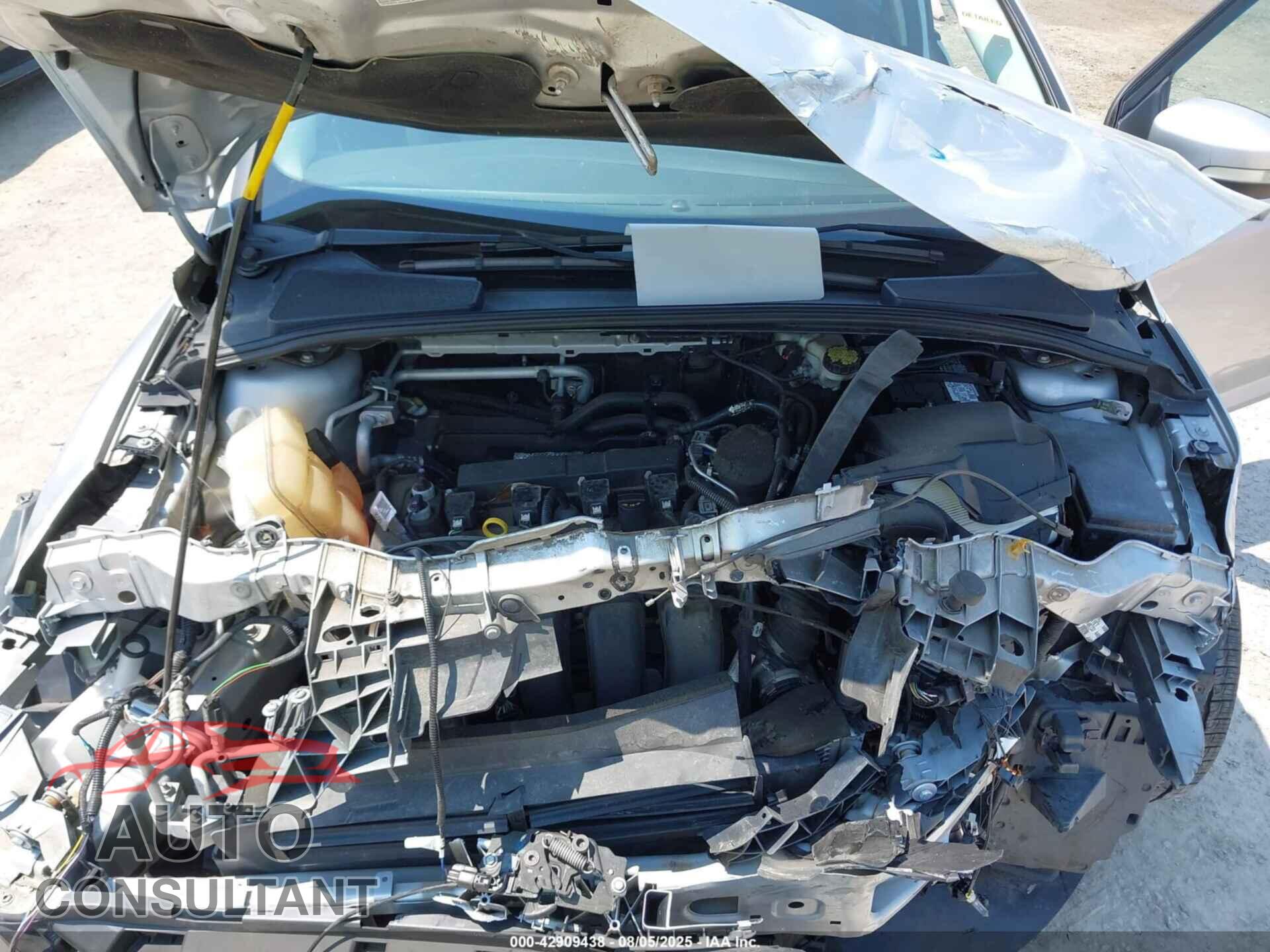 FORD FOCUS 2016 - 1FADP3F22GL202103