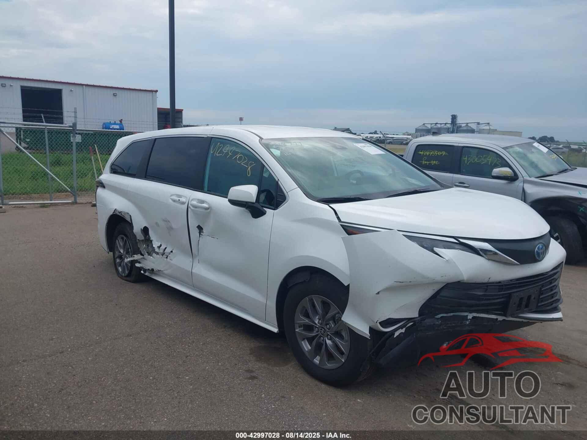 TOYOTA SIENNA 2025 - 5TDKSKFC2SS166651