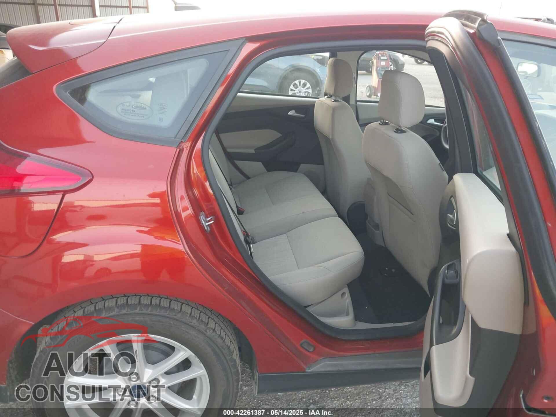 FORD FOCUS 2018 - 1FADP3K23JL286574