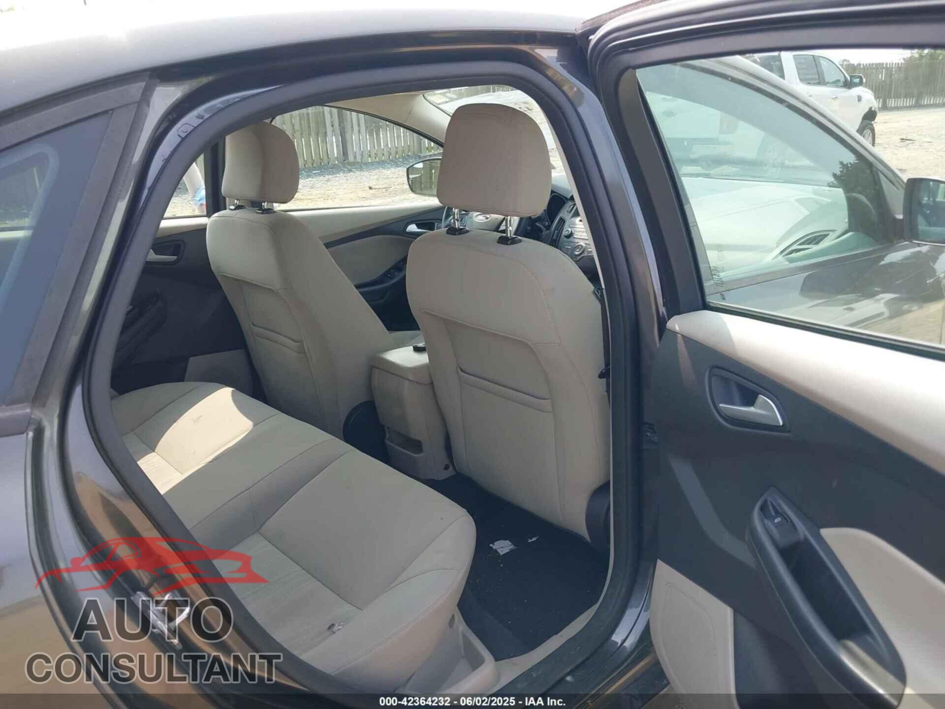 FORD FOCUS 2015 - 1FADP3FEXFL339430