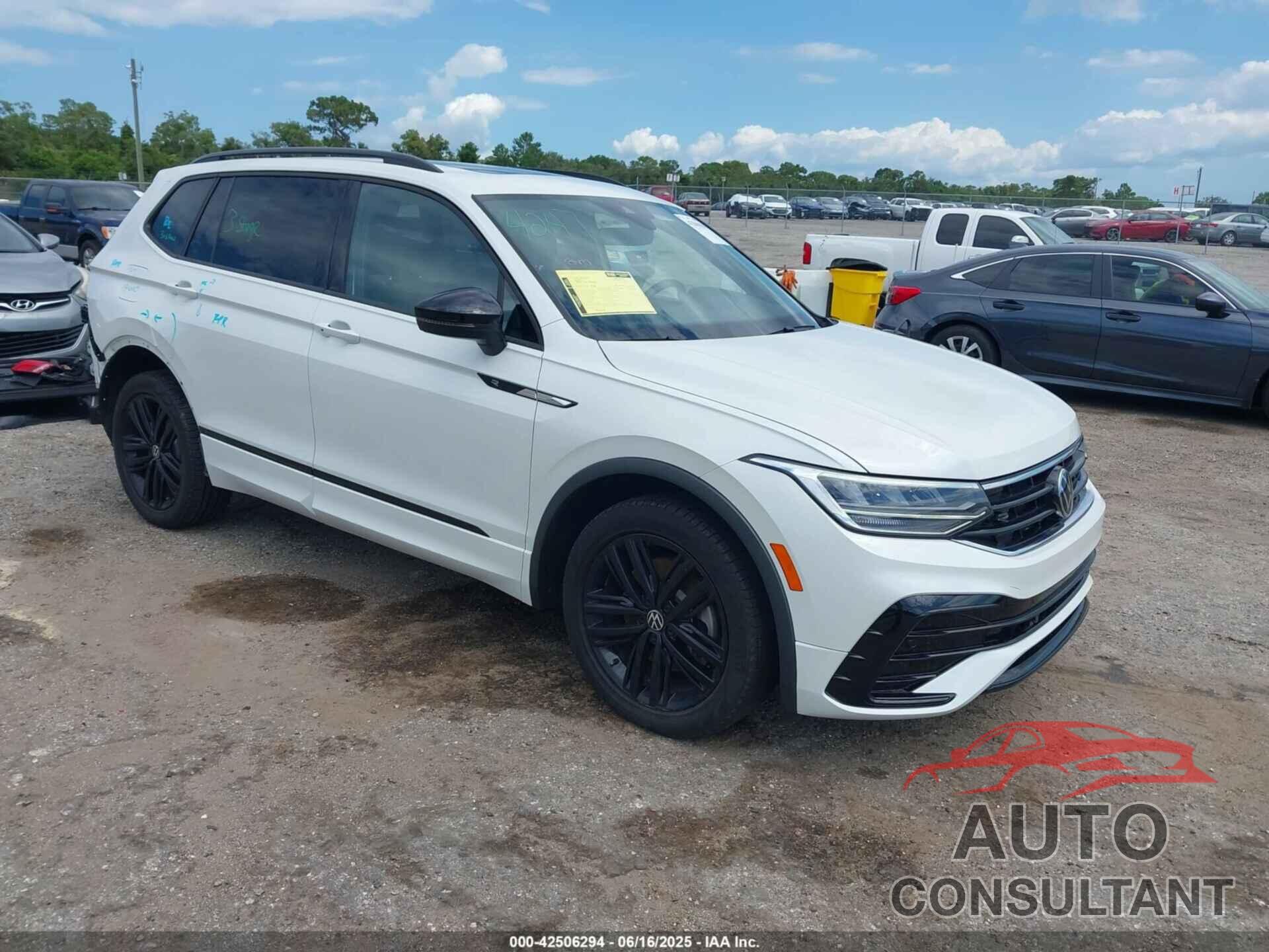 VOLKSWAGEN TIGUAN 2022 - 3VVCB7AX8NM105497