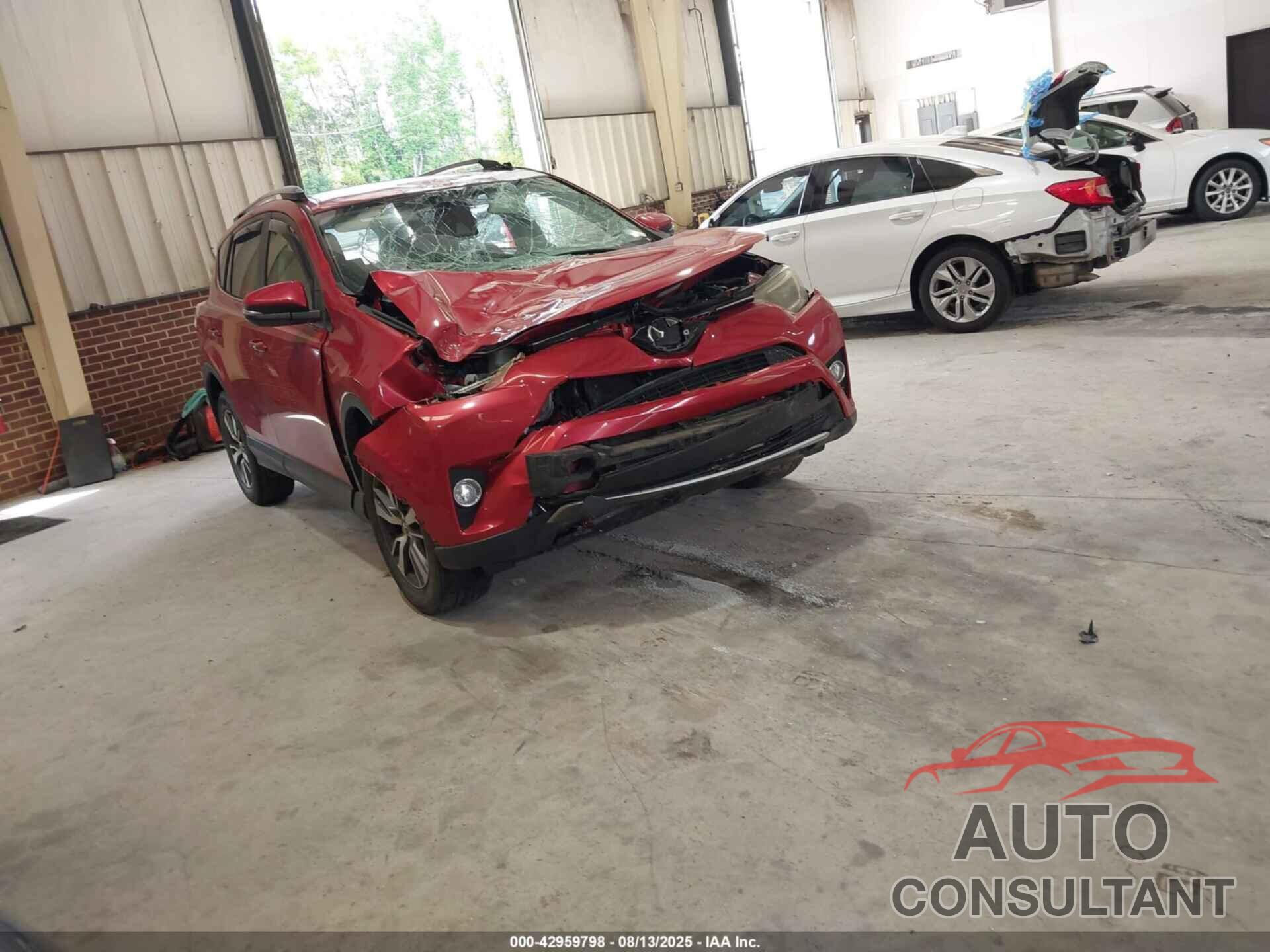 TOYOTA RAV4 2017 - JTMRFREV9HJ156509
