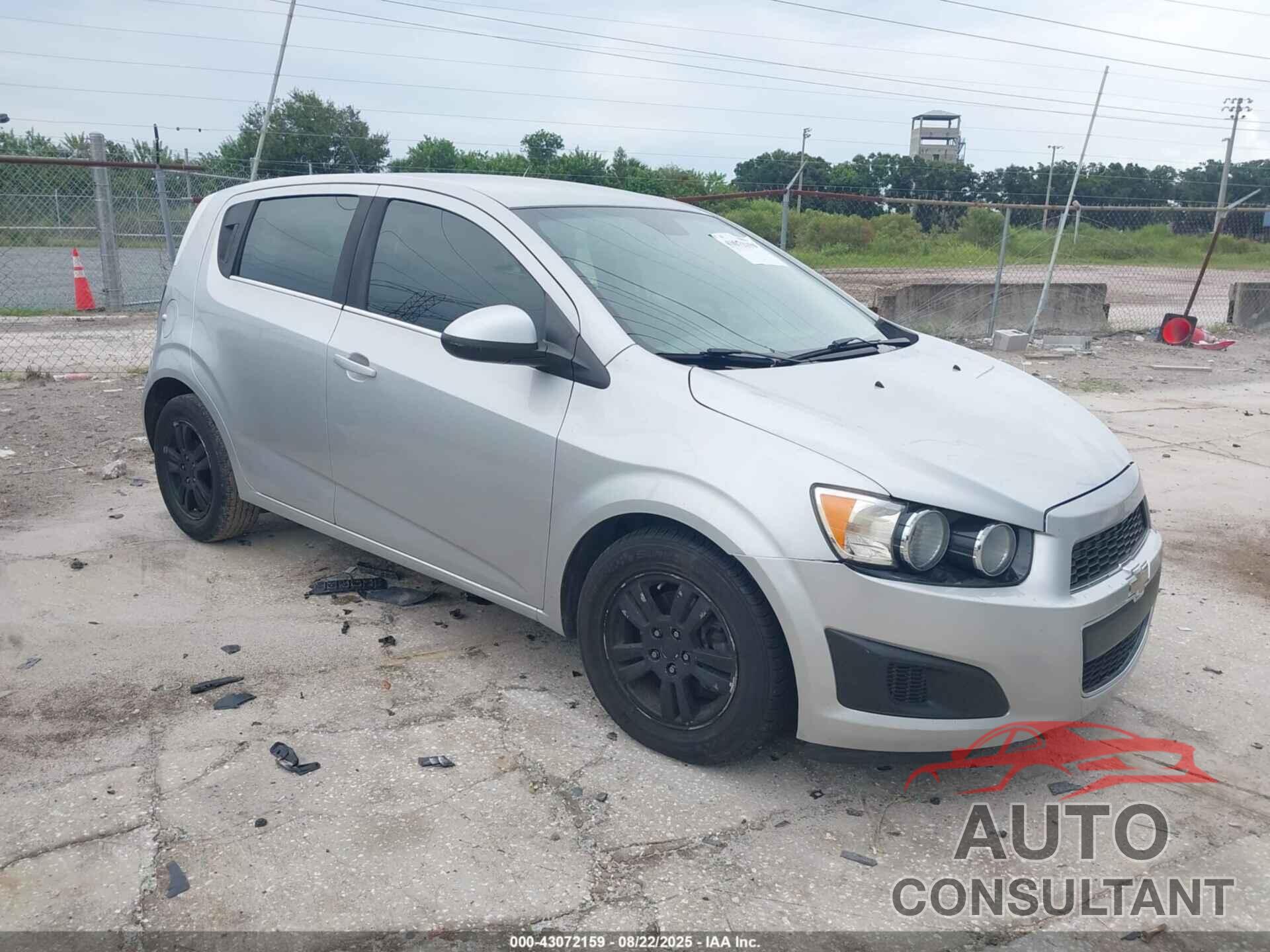 CHEVROLET SONIC 2013 - 1G1JC6SB8D4157702