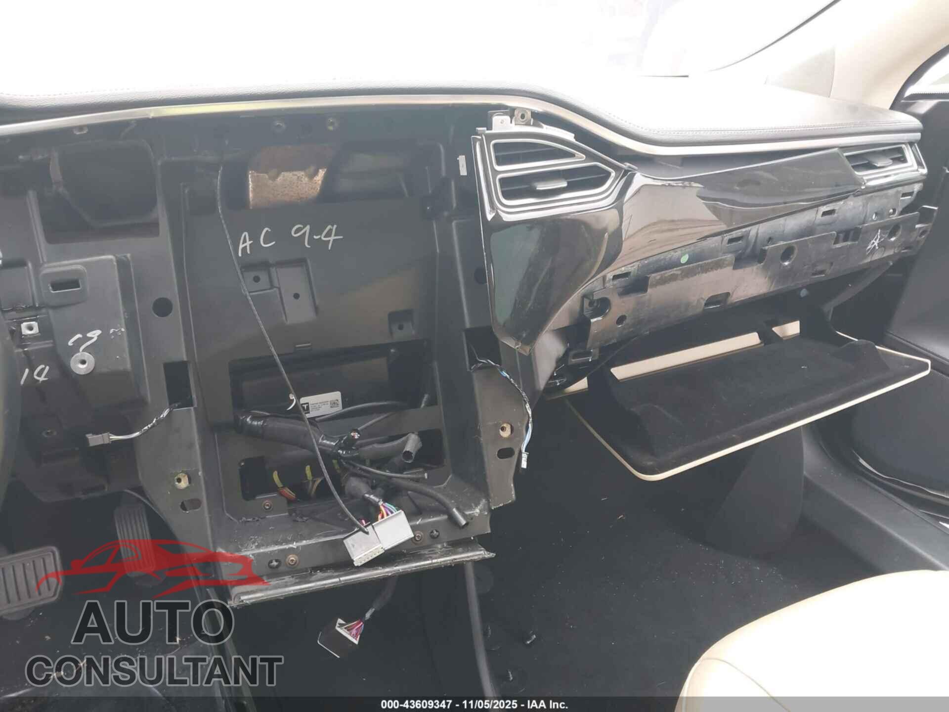 TESLA MODEL S 2013 - 5YJSA1CG3DFP20078