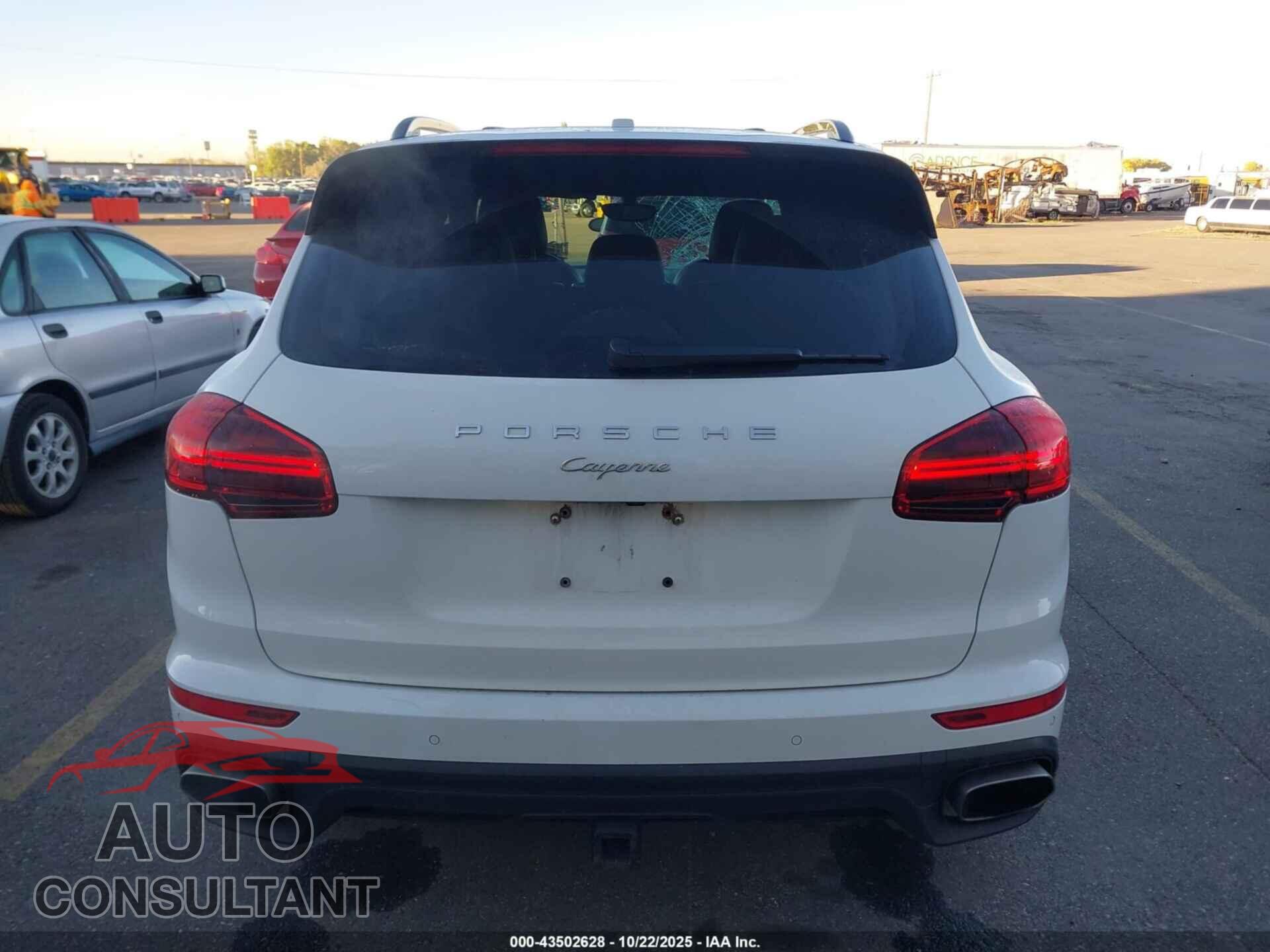 PORSCHE CAYENNE 2016 - WP1AA2A29GKA11752