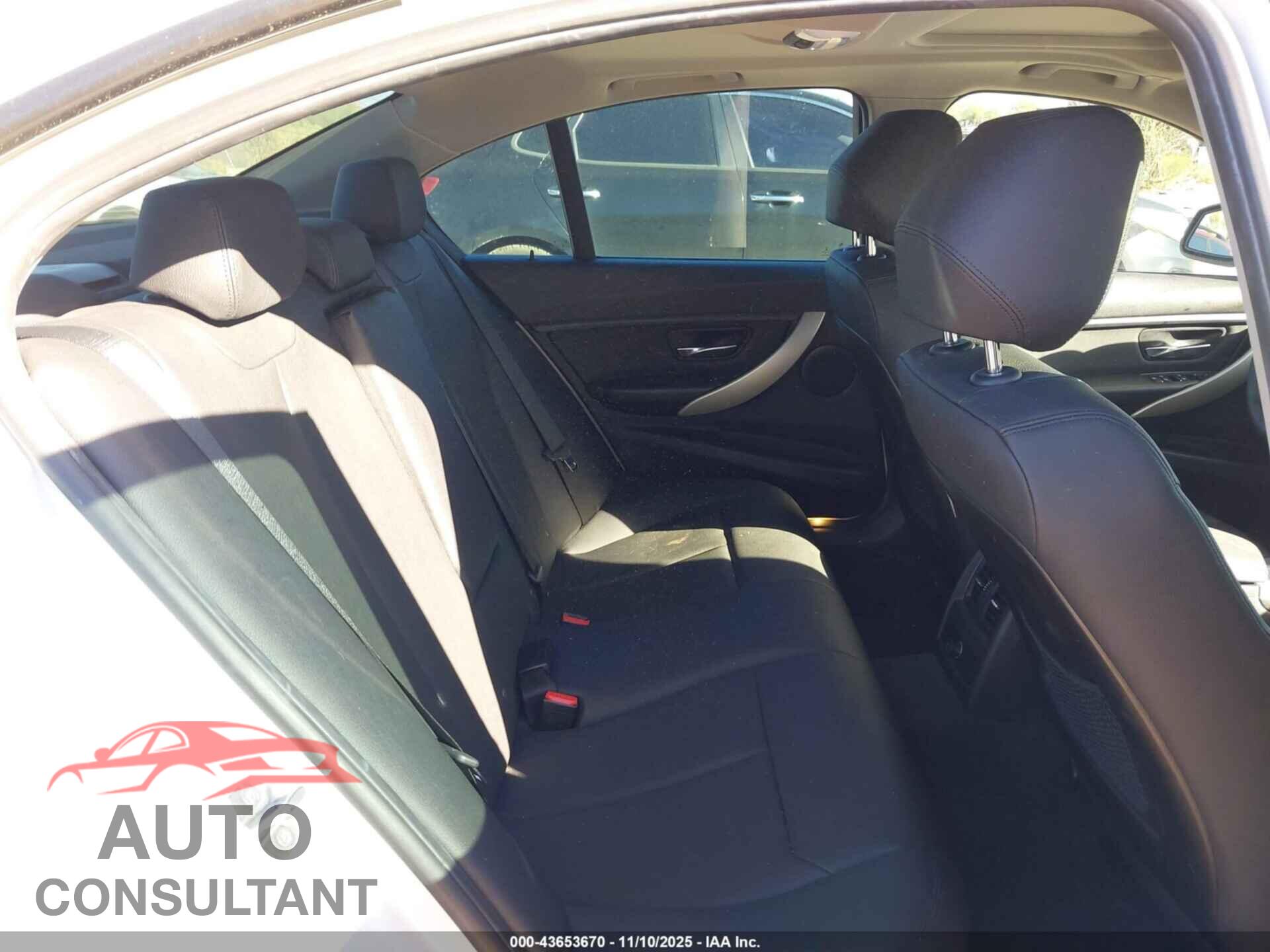 BMW 320I 2016 - WBA8E1G58GNU10793