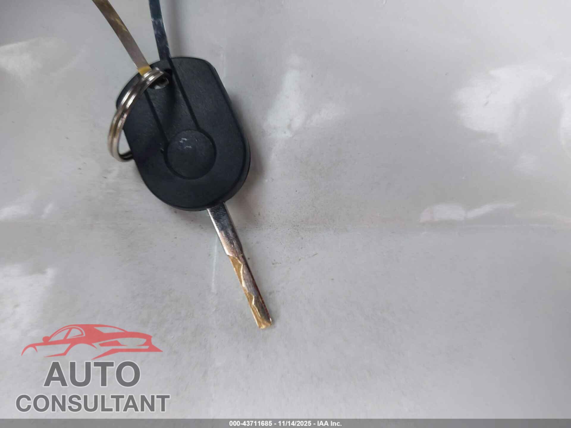 FORD FOCUS 2016 - 1FADP3FE8GL315418