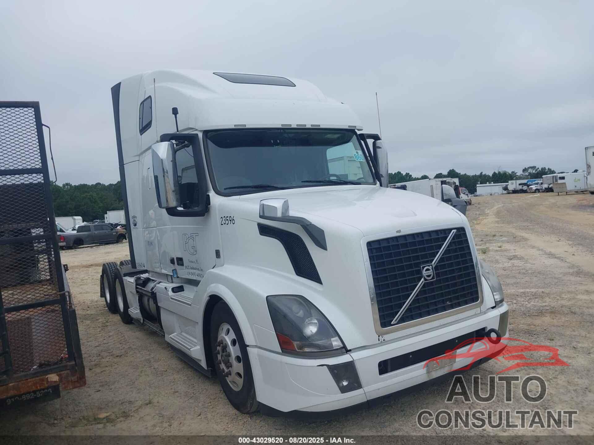 VOLVO VNL 2018 - 4V4NC9EH1JN890601