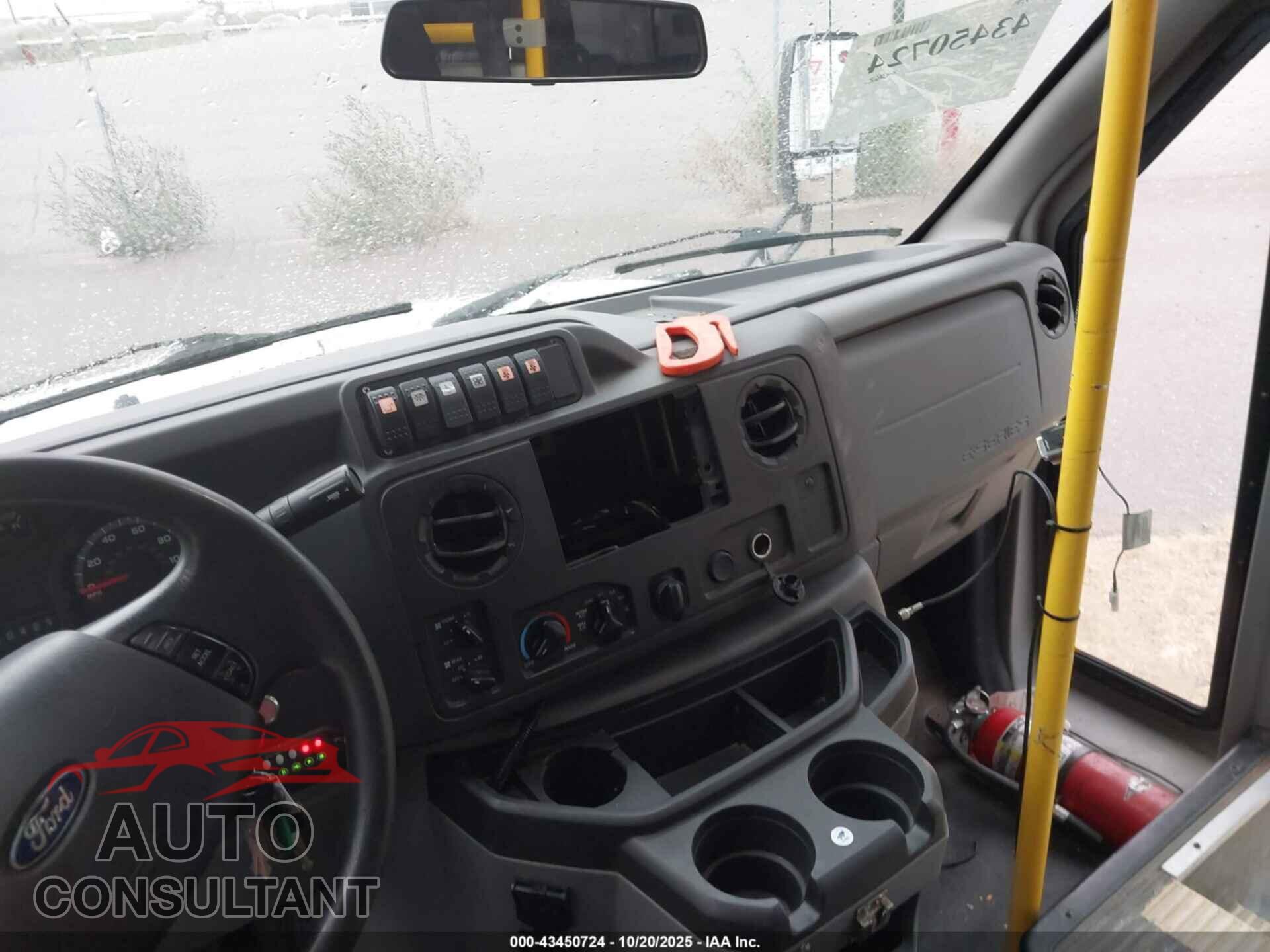 FORD E-450 CUTAWAY 2018 - 1FDFE4FS4JDC17455