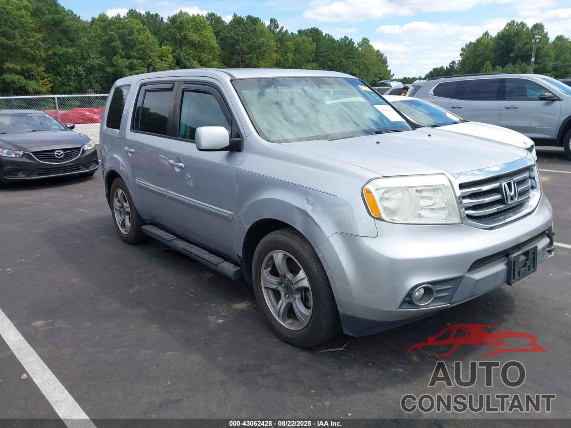 HONDA PILOT 2015 - 5FNYF4H3XFB009998